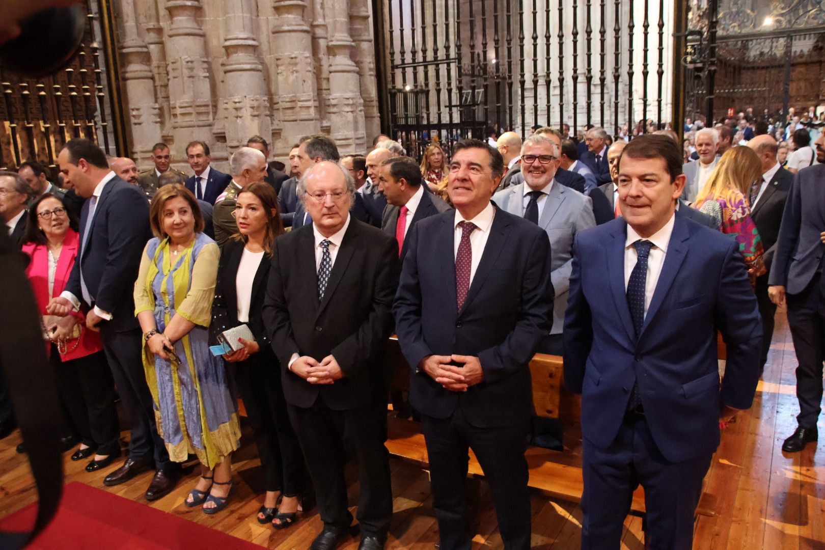 Misa en honor a Santa María de la Vega en la Catedral