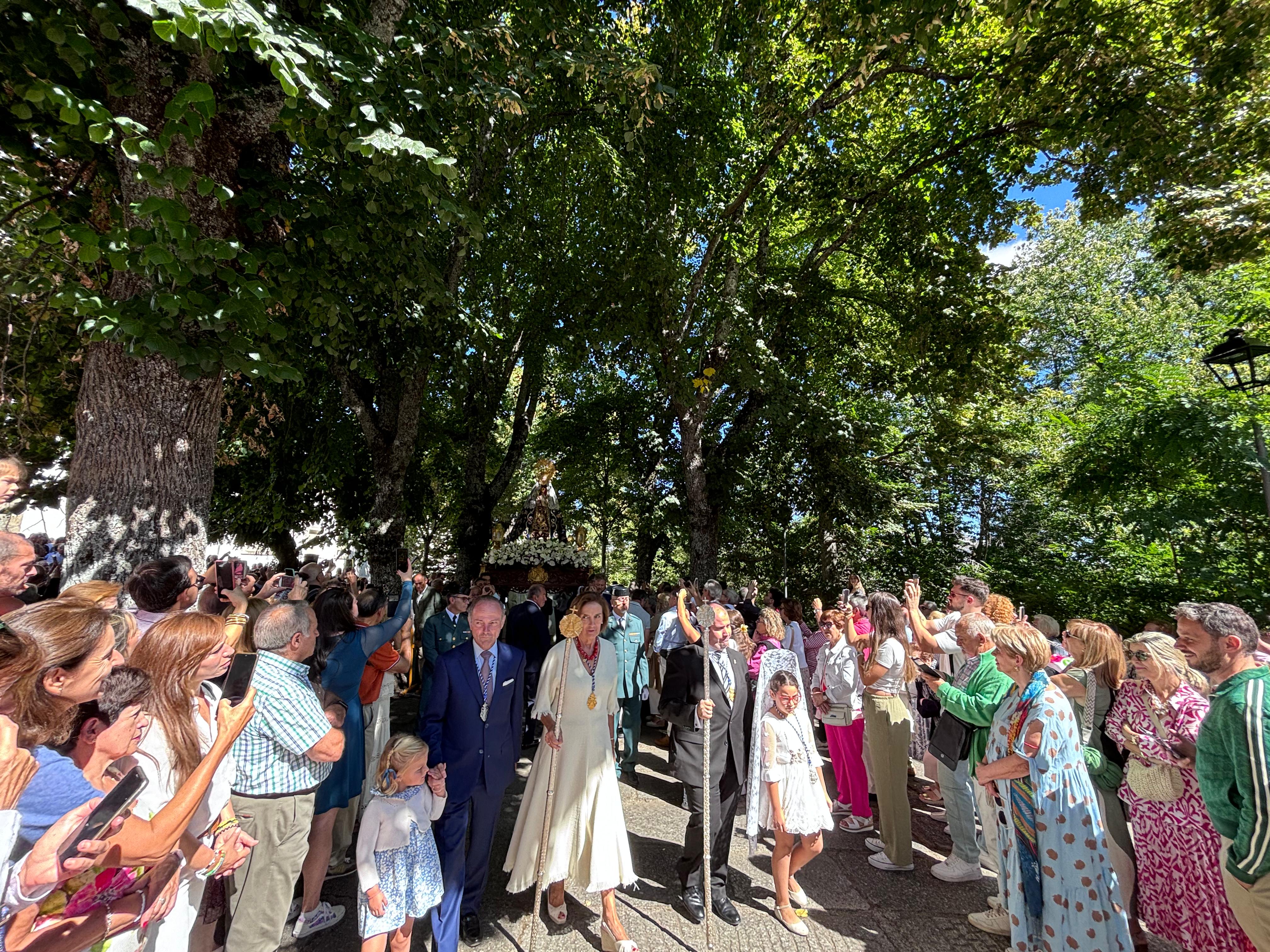 Miles de personas rinden culto a Nuestra Señora del Castañar en Béjar