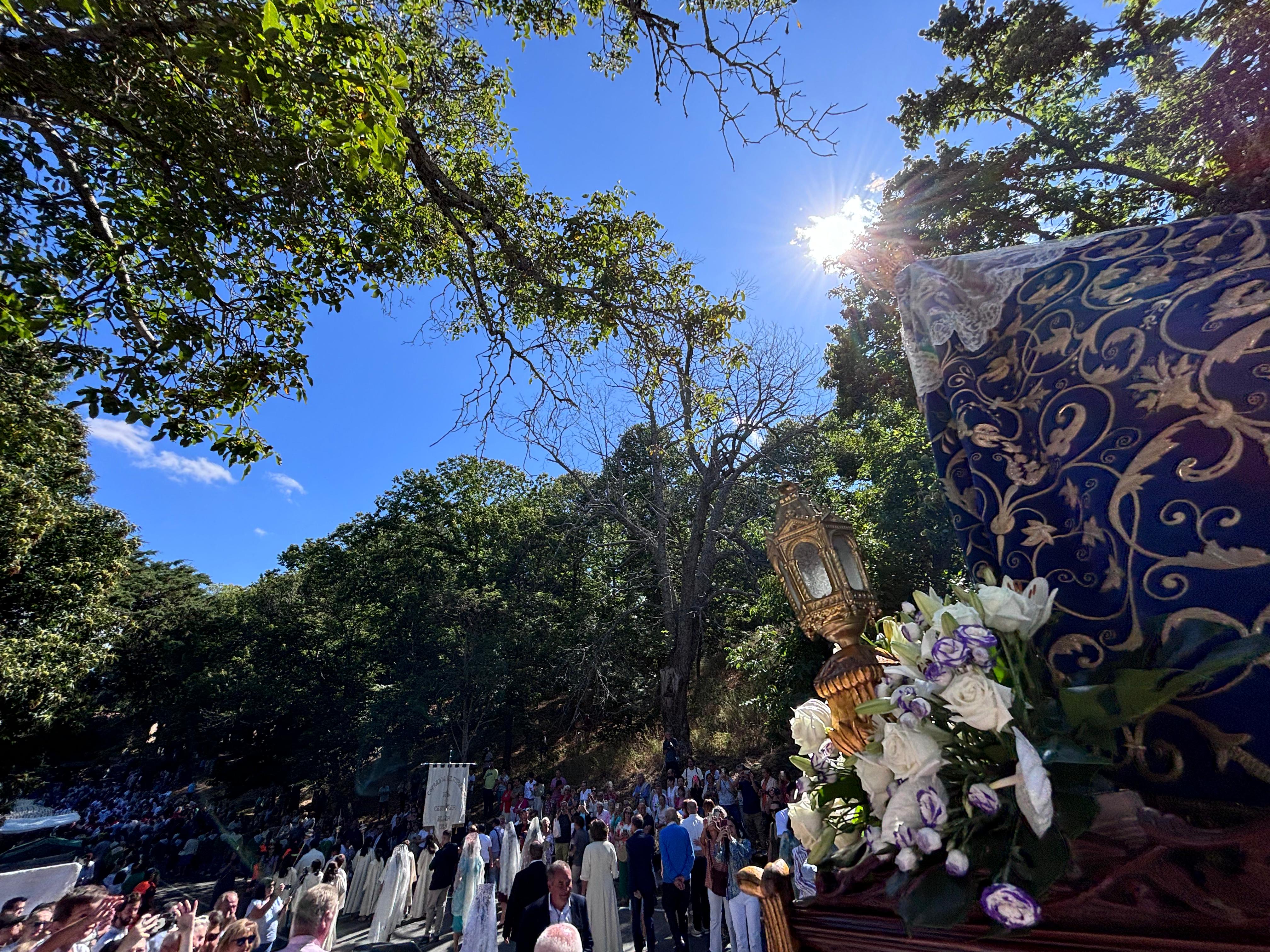 Miles de personas rinden culto a Nuestra Señora del Castañar en Béjar