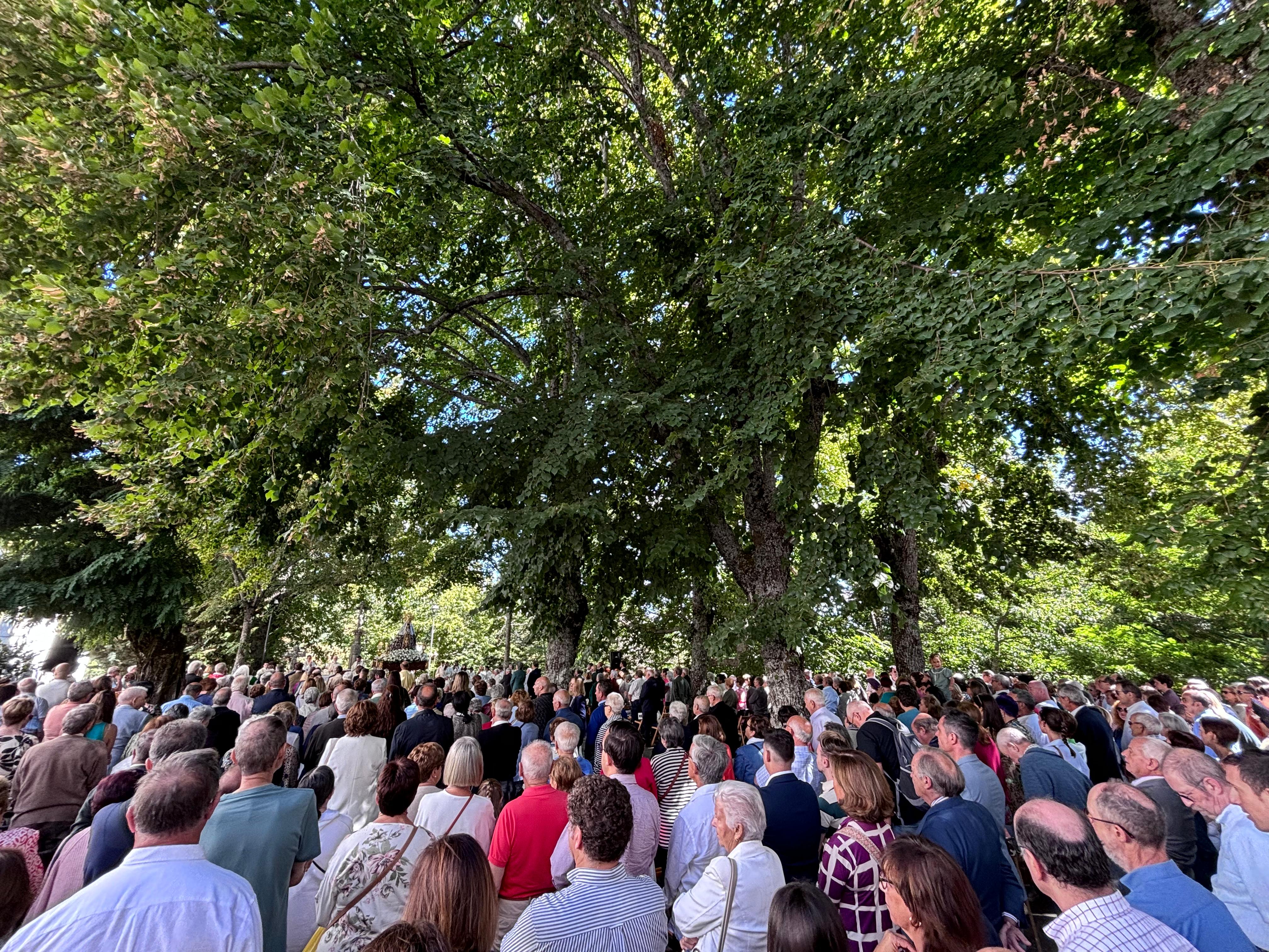 Miles de personas rinden culto a Nuestra Señora del Castañar en Béjar