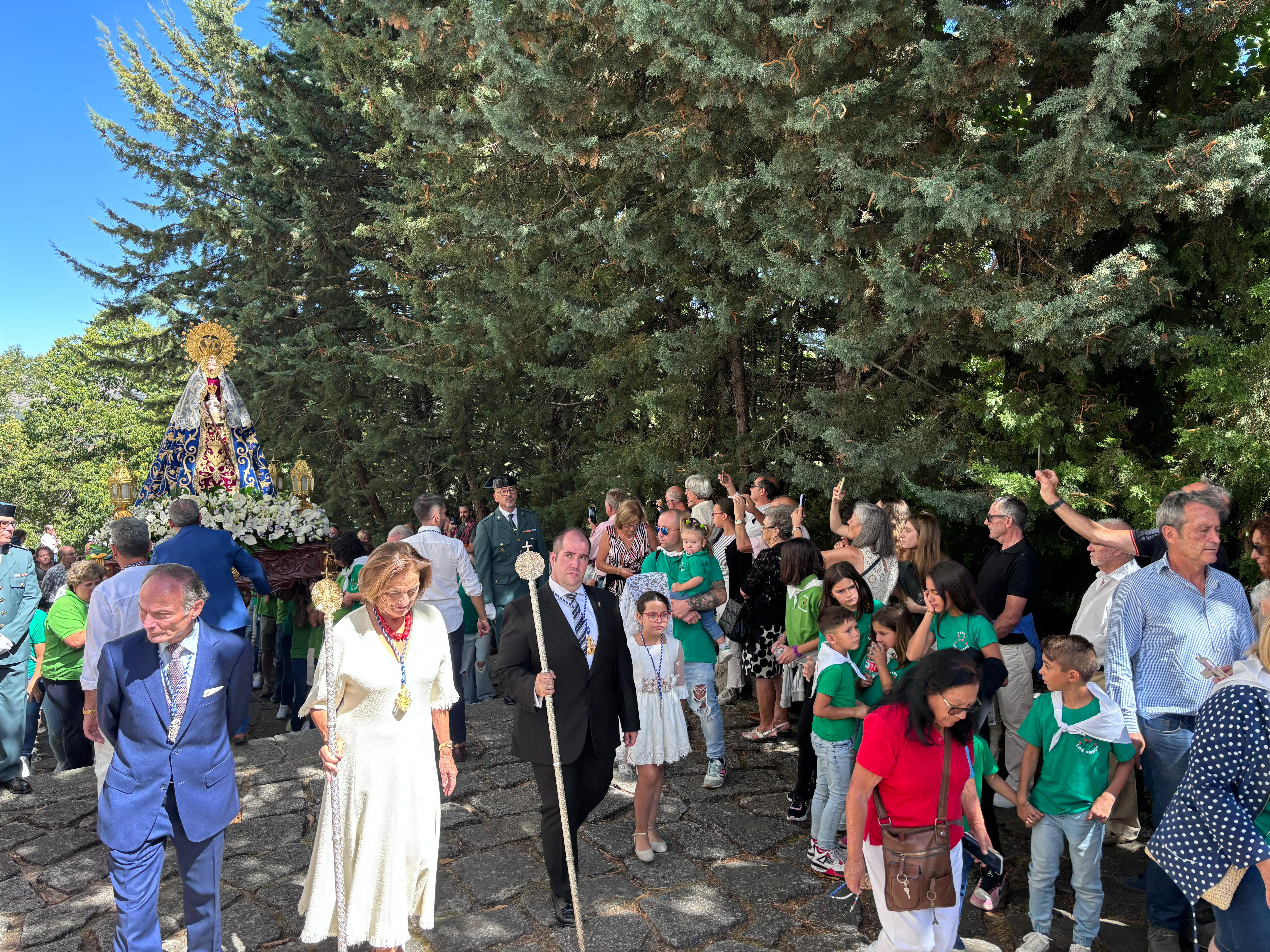 Miles de personas rinden culto a Nuestra Señora del Castañar en Béjar