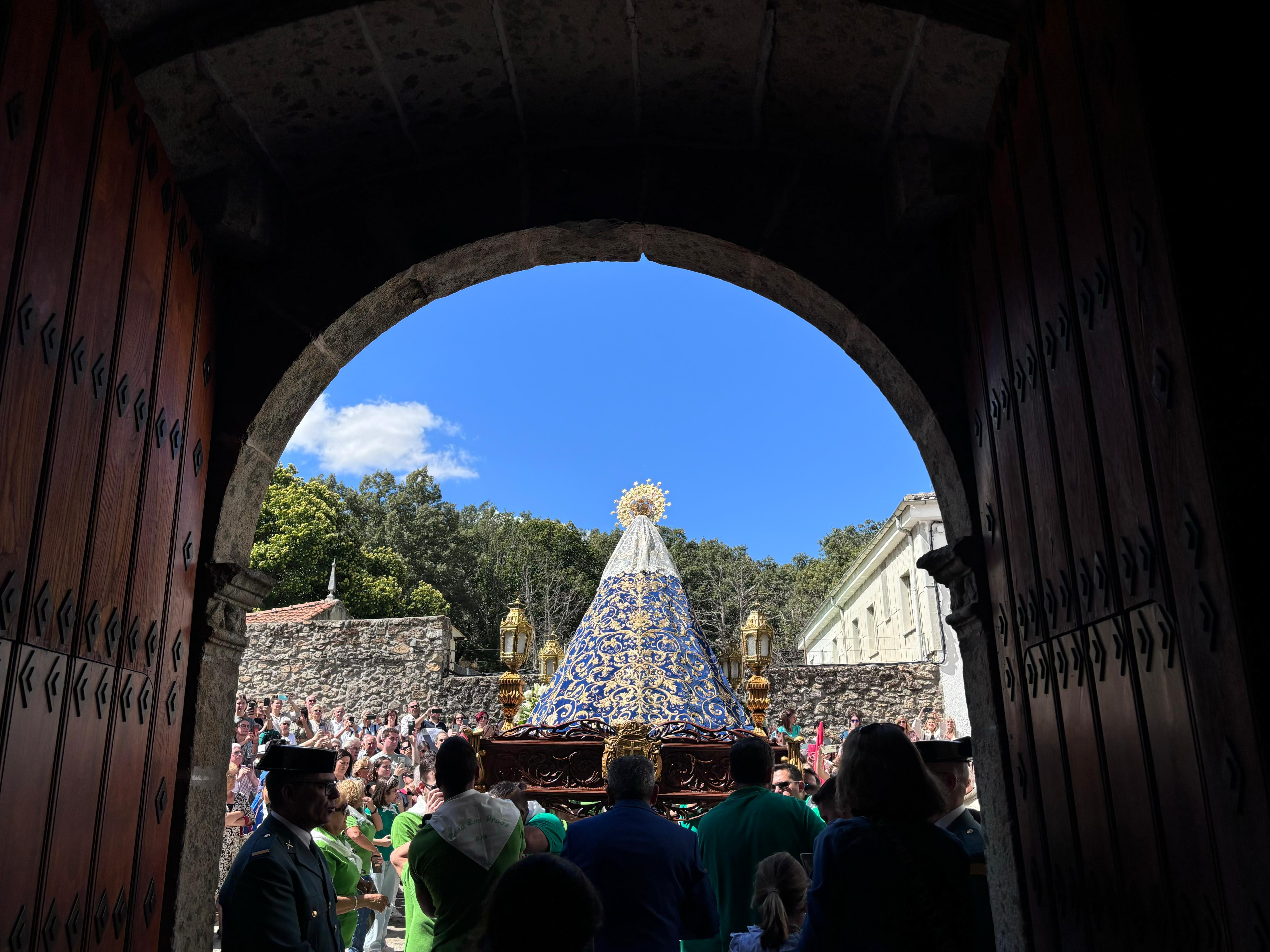 Miles de personas rinden culto a Nuestra Señora del Castañar en Béjar