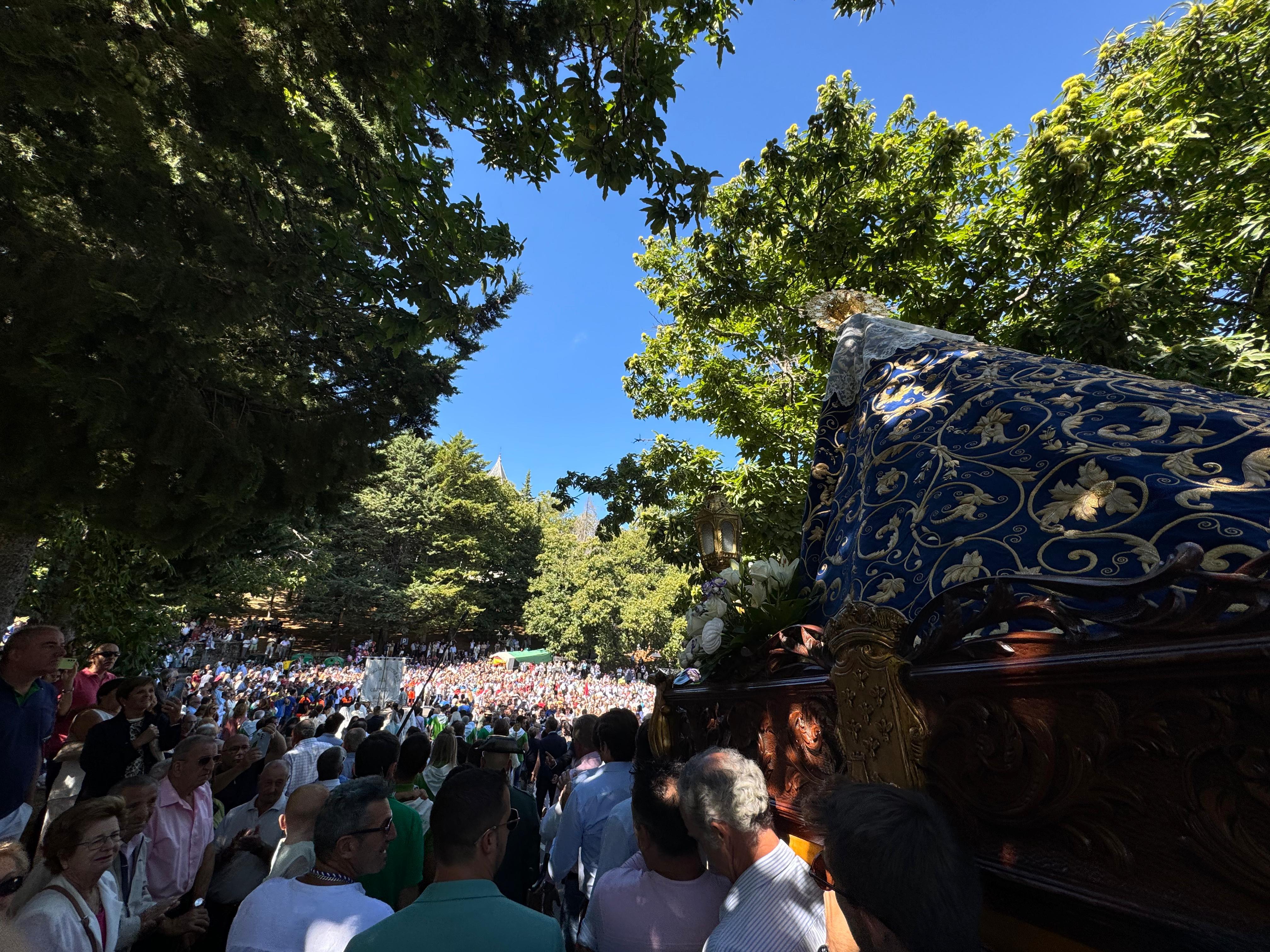 Miles de personas rinden culto a Nuestra Señora del Castañar en Béjar