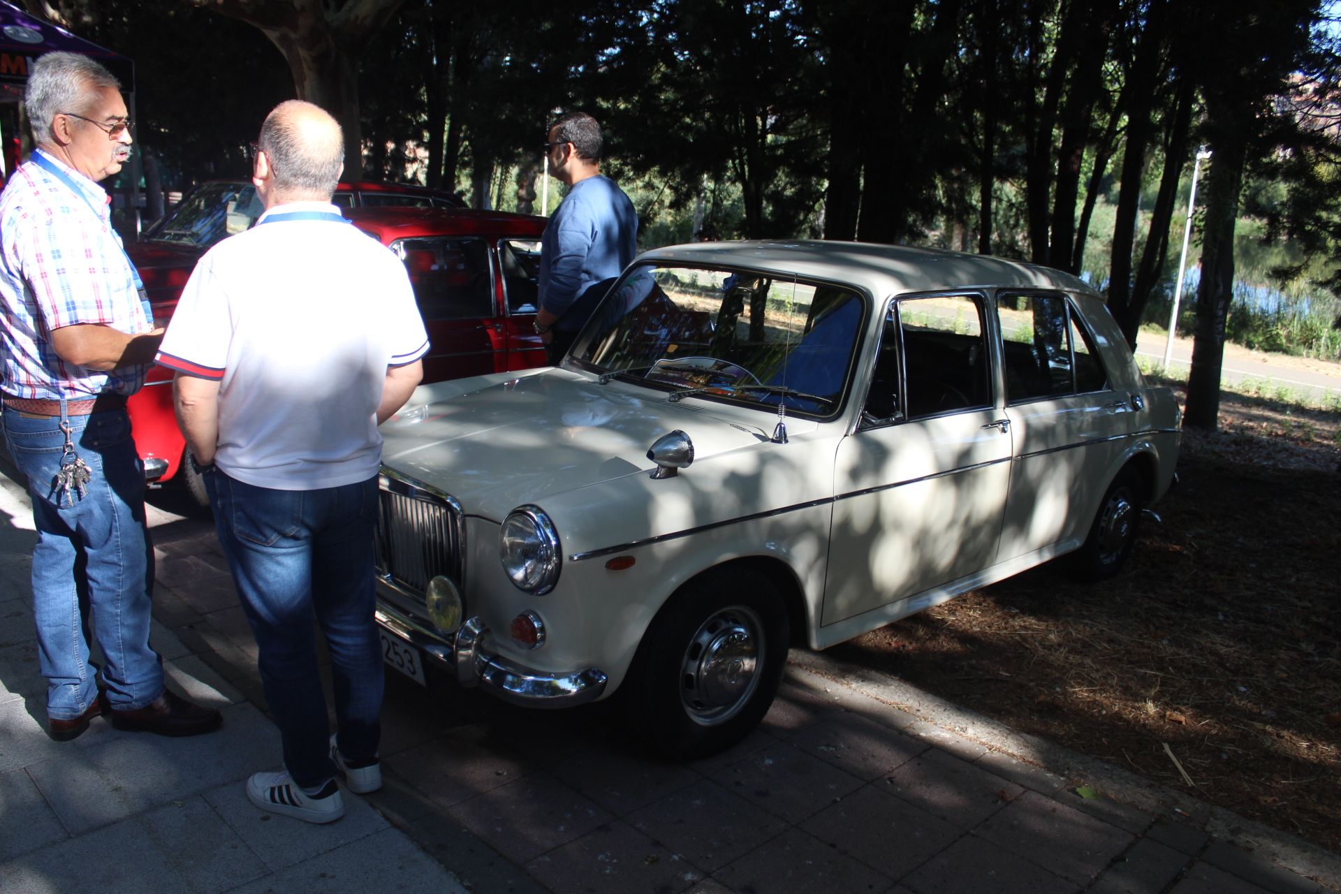 Recepción de III Concurso de Elegancia de Automóviles clásicos.