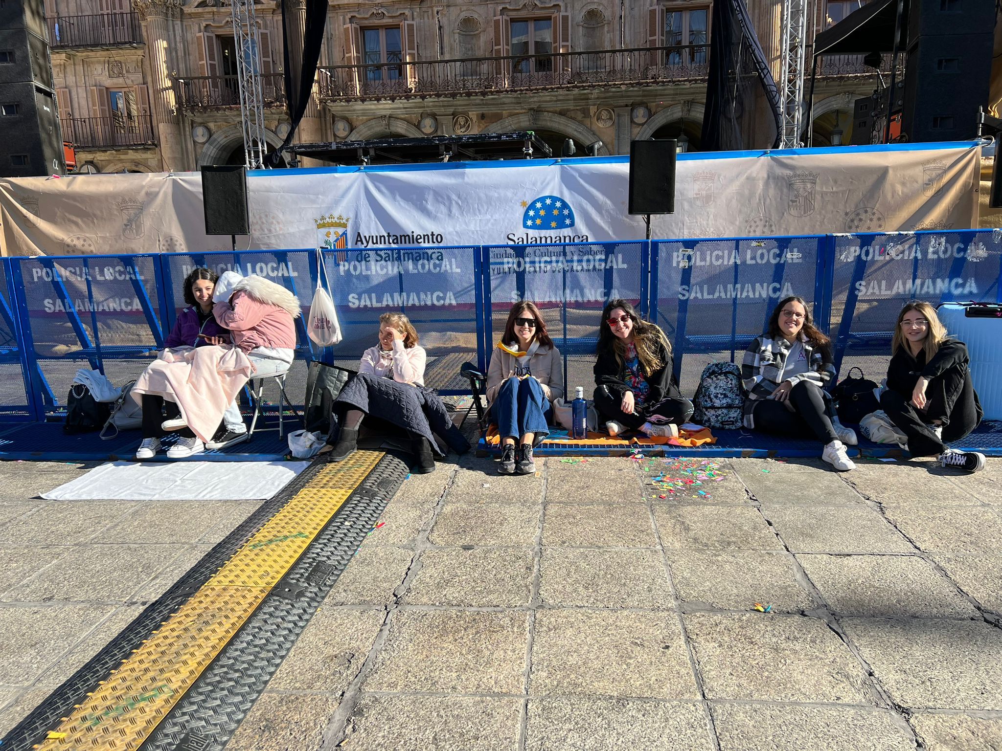 Esperan al concierto de Abraham Mateo en la Plaza Mayor