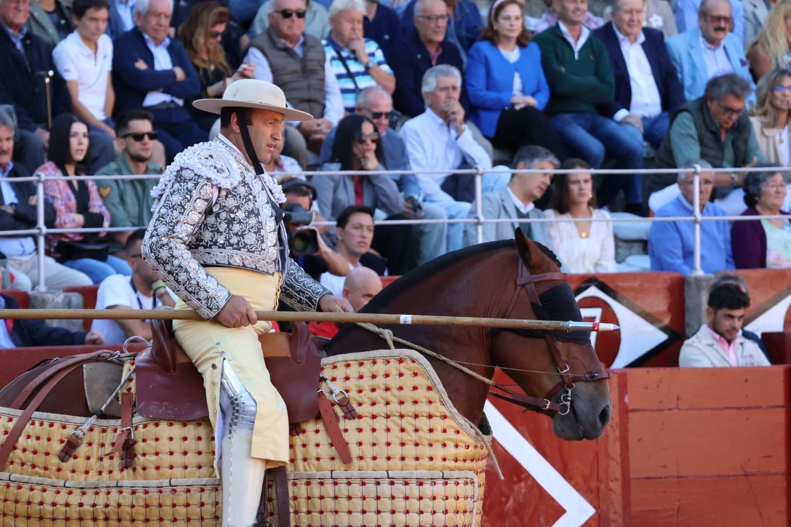 Novillada de Antonio de Palla: momentos más destacados del primer festejo de abono de la Feria Taurina Virgen de la Vega 2014. Fotos Andrea M.