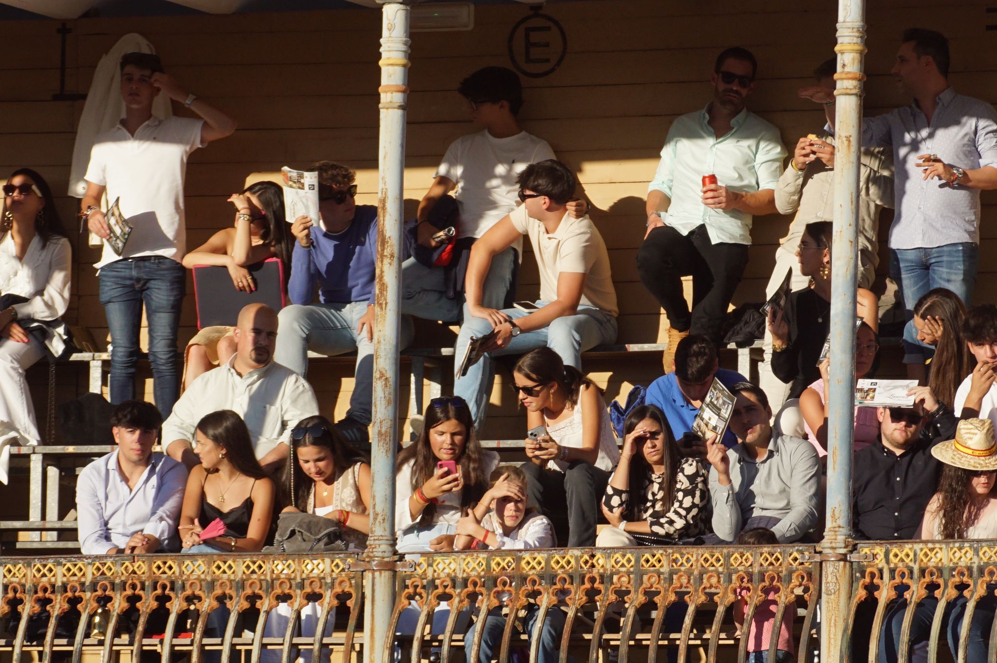 GALERÍA | Resumen fotográfico del ambiente en los tendidos de La Glorieta durante la novillada de Antonio Palla, 13 de septiembre de 2024. Fotos Juanes