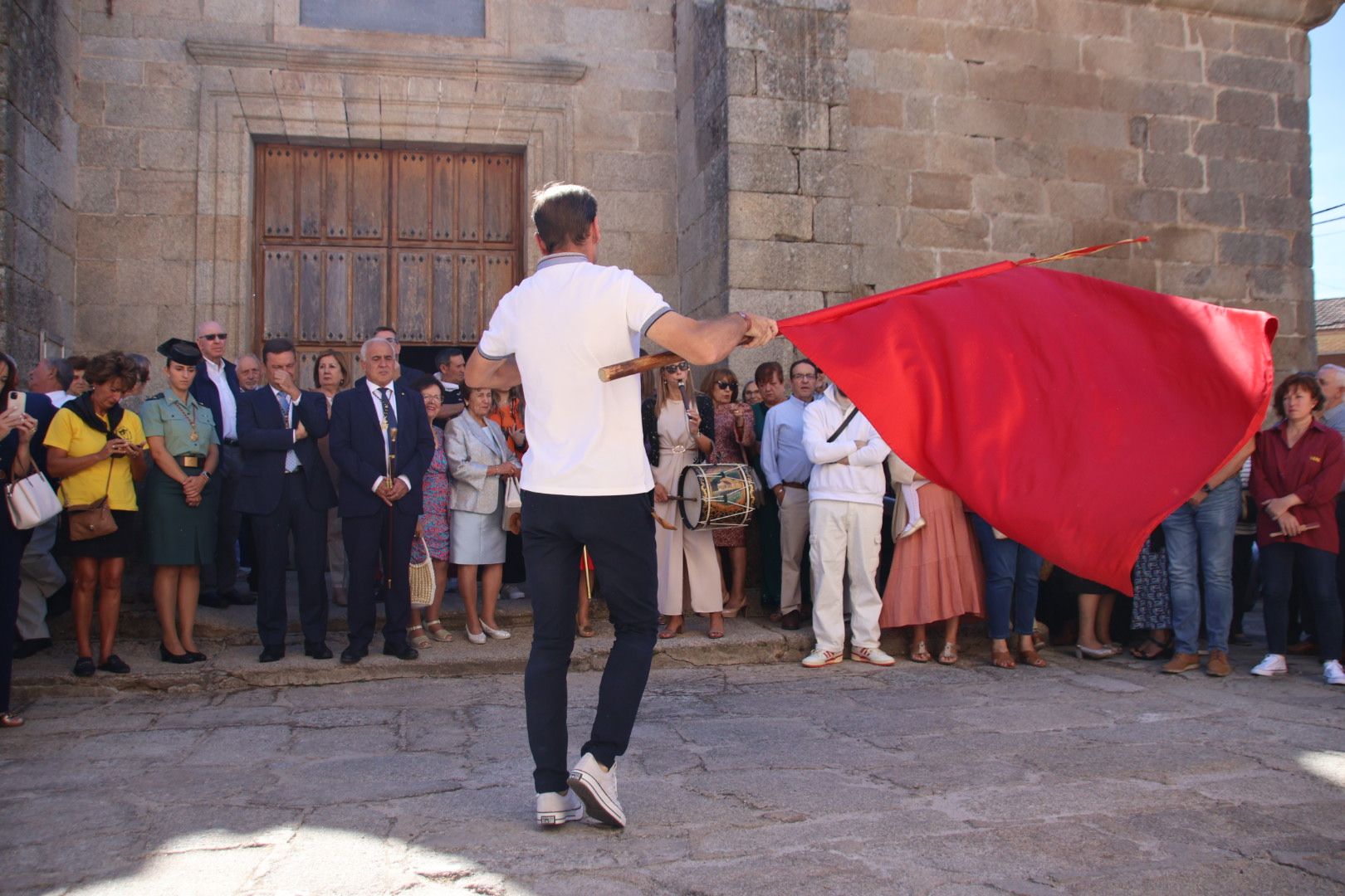 Baile de la bandera y convite en Barruecopardo 