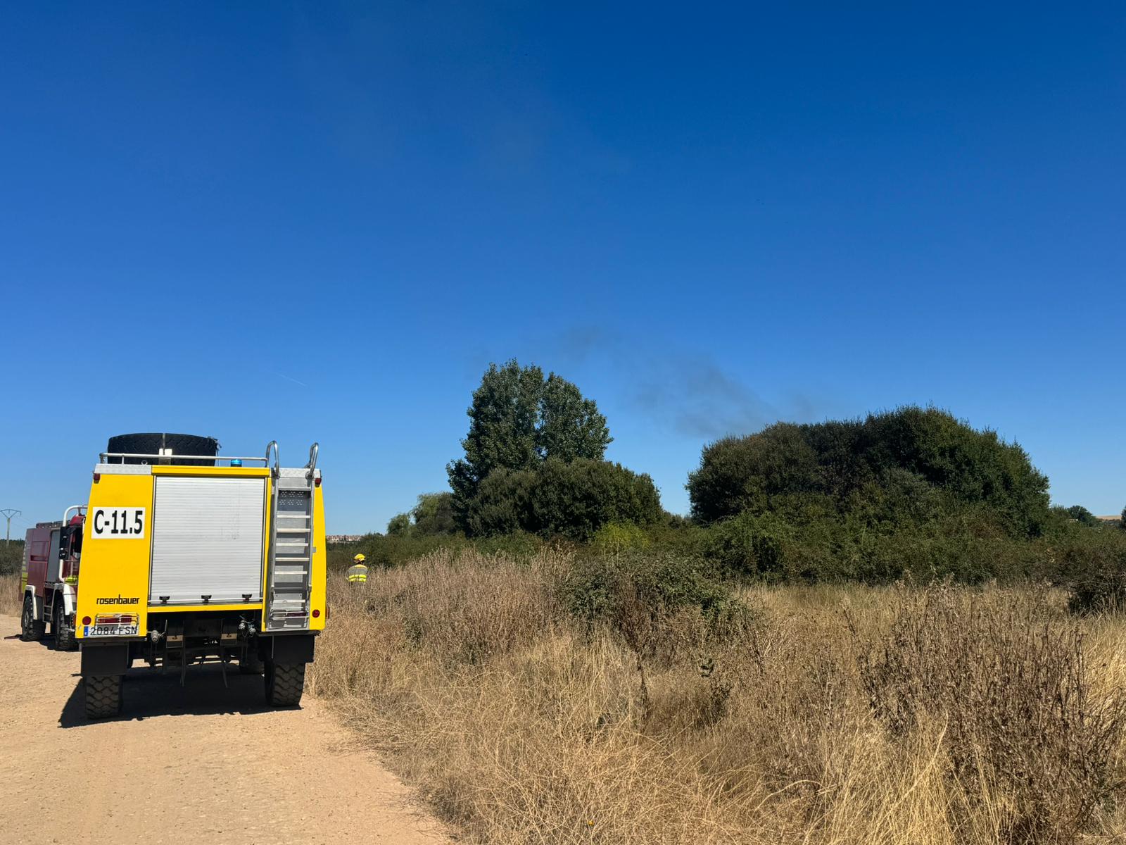 Una cuadrilla terrestre Romeo interviene en un incendio 