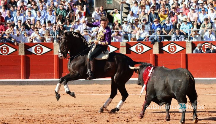 Corrida mixta del Capea: momentos más destacados del segundo festejo de abono de la Feria Taurina Virgen de la Vega 2014. Fotos Andrea M.