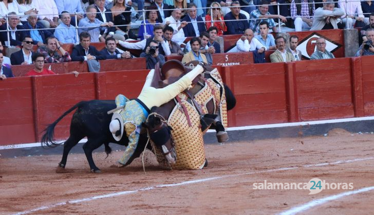 Corrida mixta del Capea: momentos más destacados del segundo festejo de abono de la Feria Taurina Virgen de la Vega 2014. Fotos Andrea M.