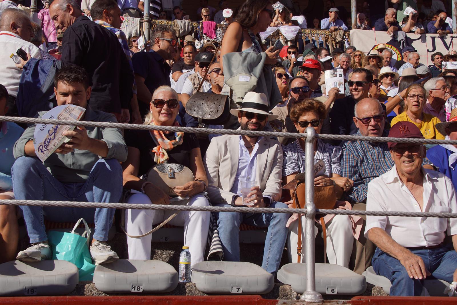 GALERÍA | Resumen fotográfico del ambiente en los tendidos de La Glorieta durante la corrida mixta del Capea, 14 de septiembre de 2024. Fotos Juanes