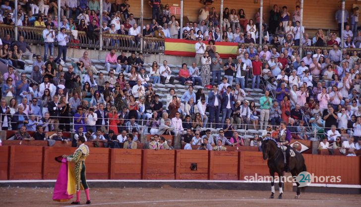 GALERÍA | Resumen fotográfico del ambiente en los tendidos de La Glorieta durante la corrida mixta del Capea, 14 de septiembre de 2024. Fotos Juanes