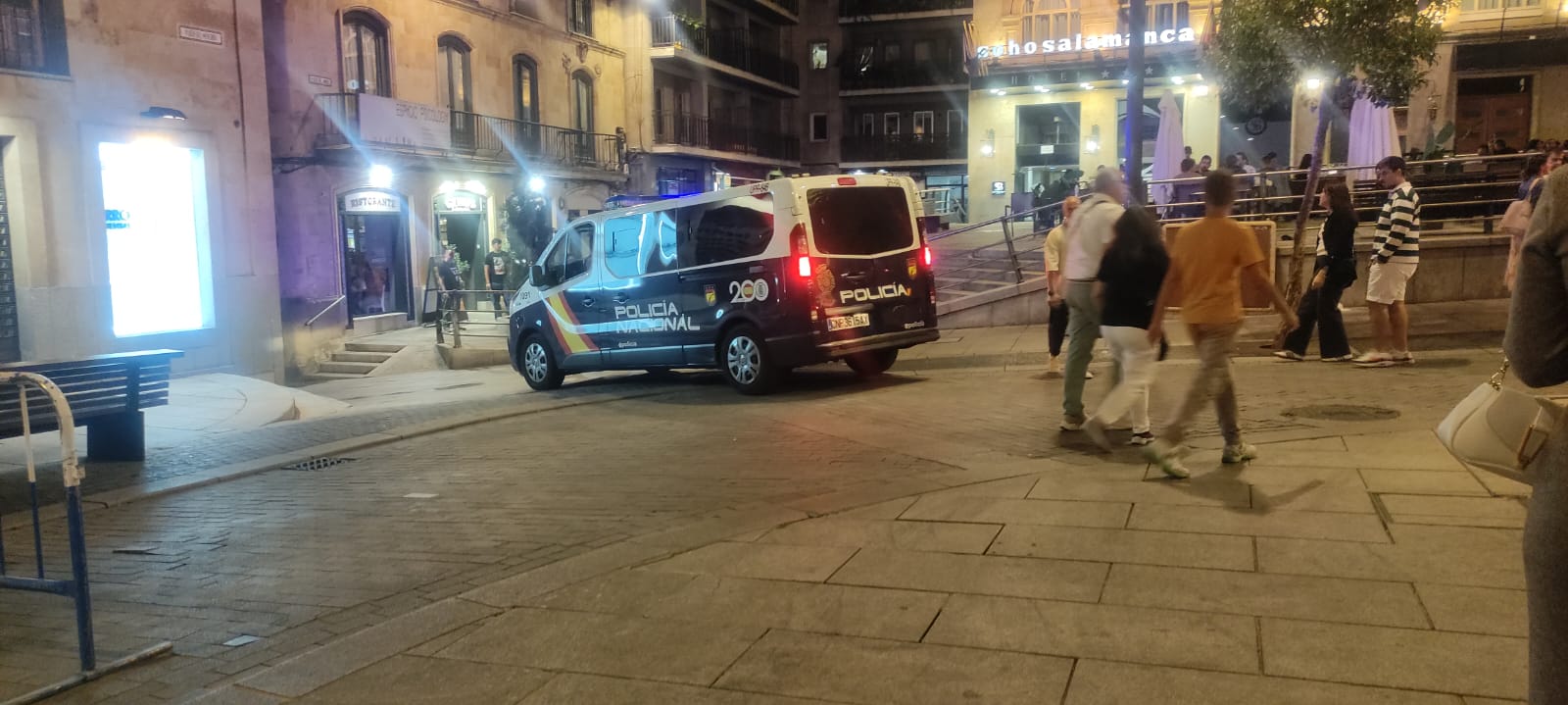 Policía Nacional próxima al lugar de los hechos. 