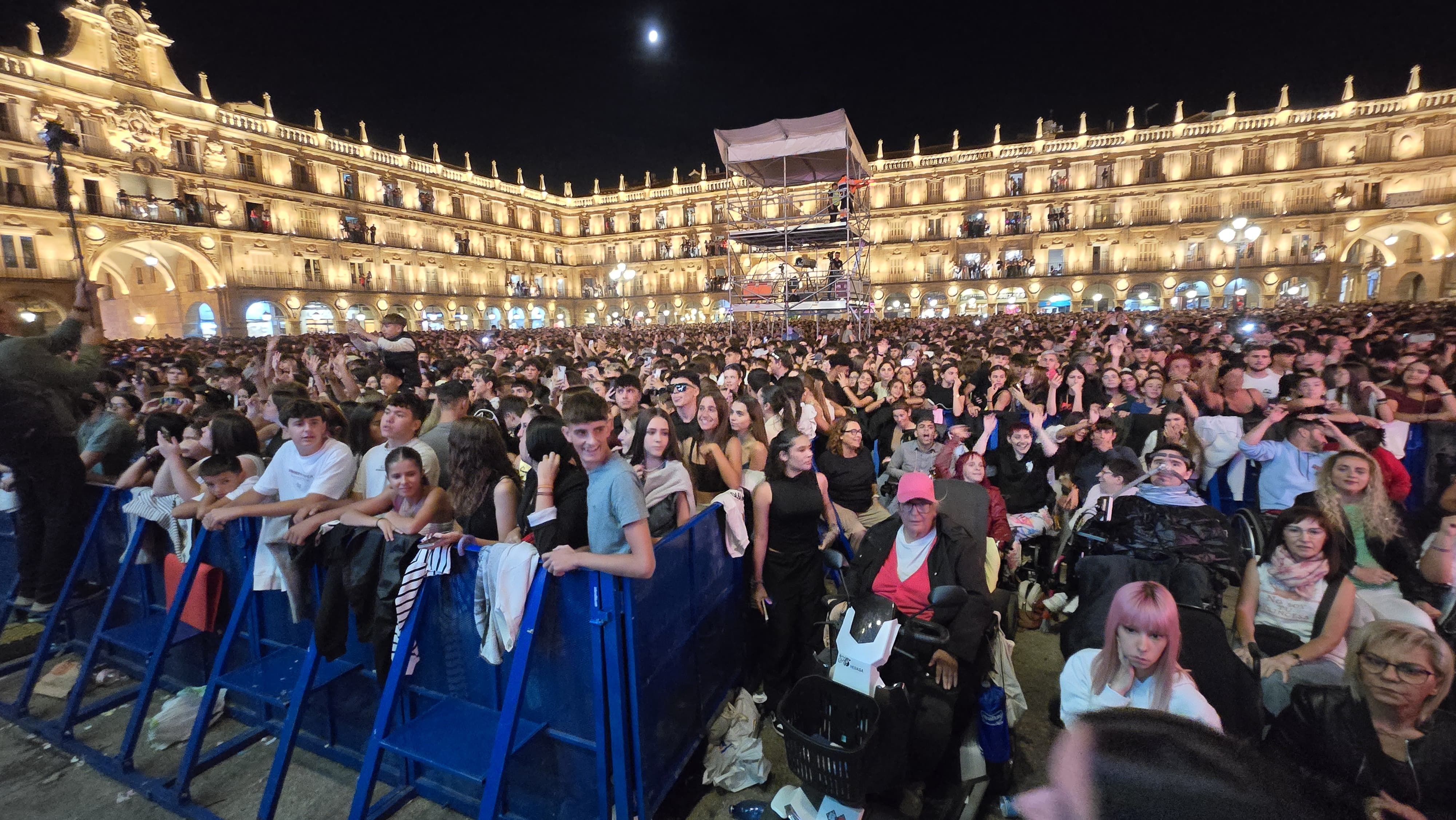 Público asistente al concierto de Omar Montes. 