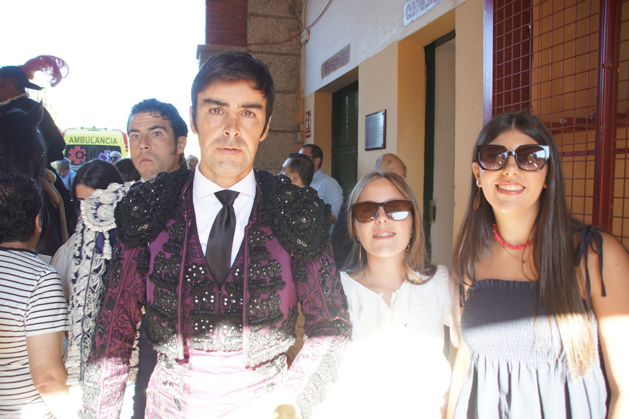 Ambiente en el patio de cuadrillas de La Glorieta para ver a Miguel Ángel Perera, Emilio de Justo y Borja Jiménez, 15 de septiembre de 2024. Fotos Juanes