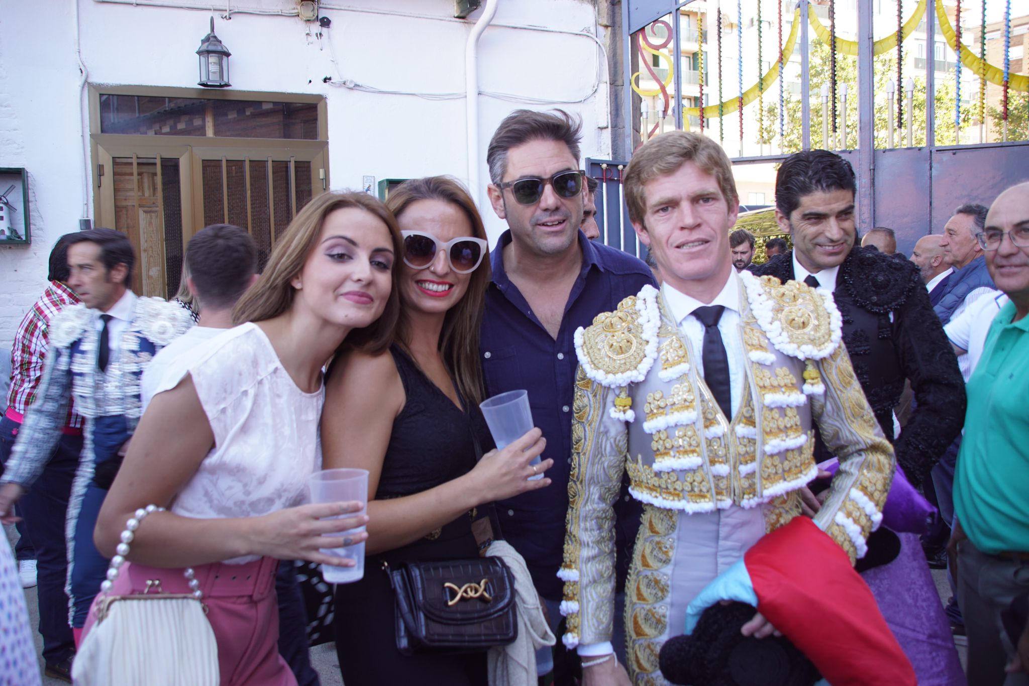 Ambiente en el patio de cuadrillas de La Glorieta para ver a Miguel Ángel Perera, Emilio de Justo y Borja Jiménez, 15 de septiembre de 2024. Fotos Juanes