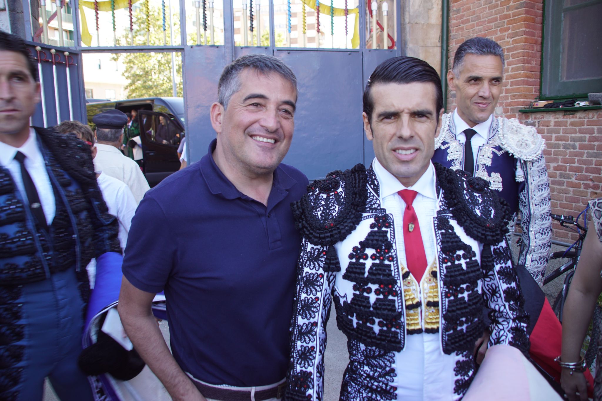 Ambiente en el patio de cuadrillas de La Glorieta para ver a Miguel Ángel Perera, Emilio de Justo y Borja Jiménez, 15 de septiembre de 2024. Fotos Juanes