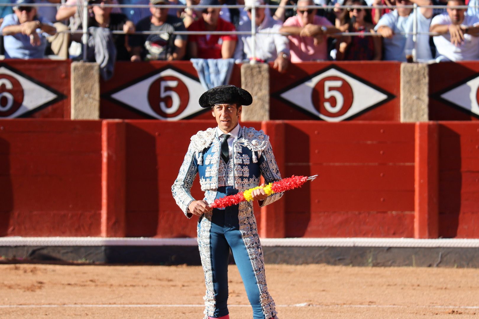 Corrida de El Vellosino: momentos más destacados del tercer  festejo de abono de la Feria Taurina Virgen de la Vega 2024. Fotos Andrea M.