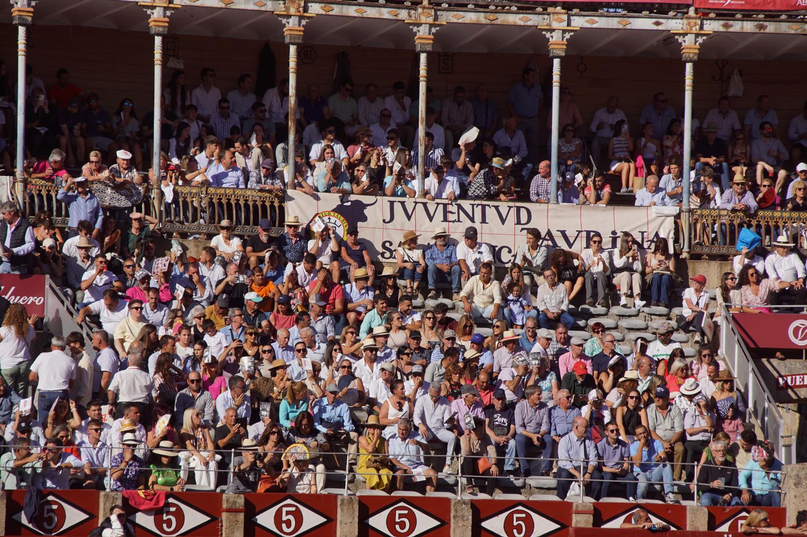 Ambiente en los tendidos de La Glorieta durante la corrida de El Vellosino, 15 de septiembre de 2024. Foto Juanes