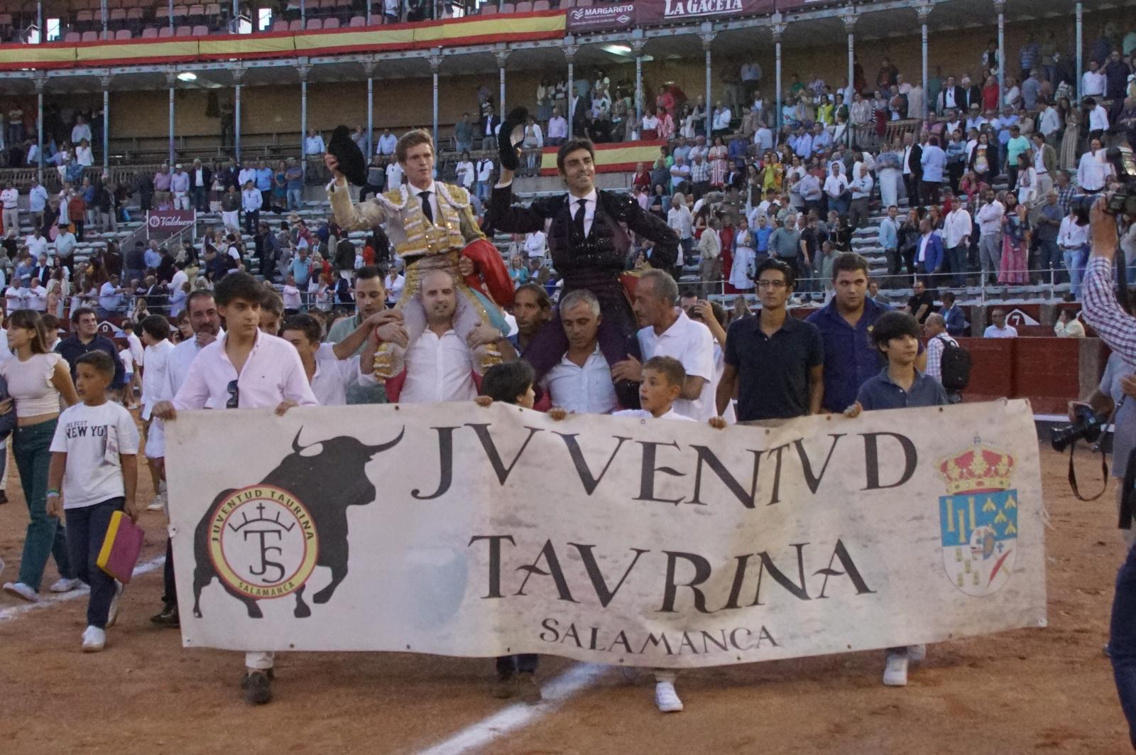 Perera y Borja Jiménez salen por la puerta grande en la Glorieta. Foto Juanes 