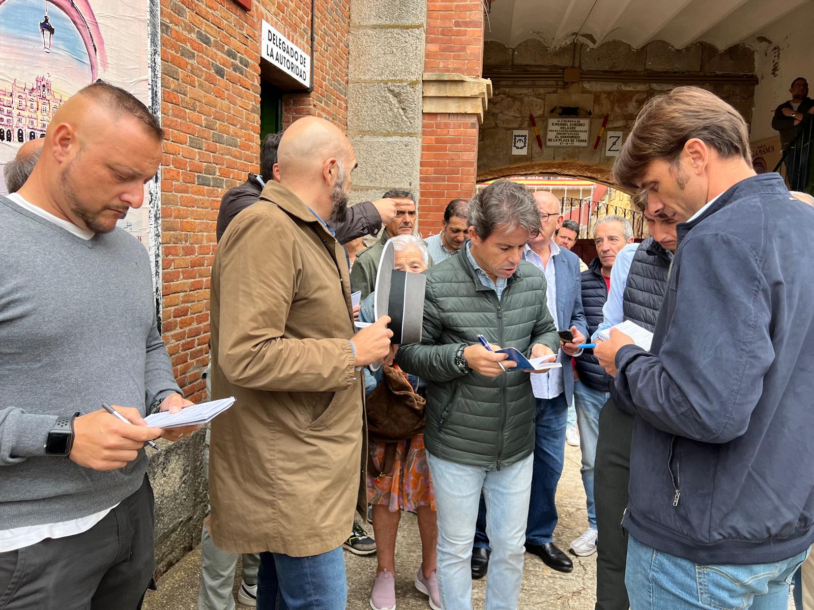 Ambiente durante el sorteo de los toros de Garcigrande en La Glorieta, viernes, 20 de septiembre de 2024. Fotos S24H