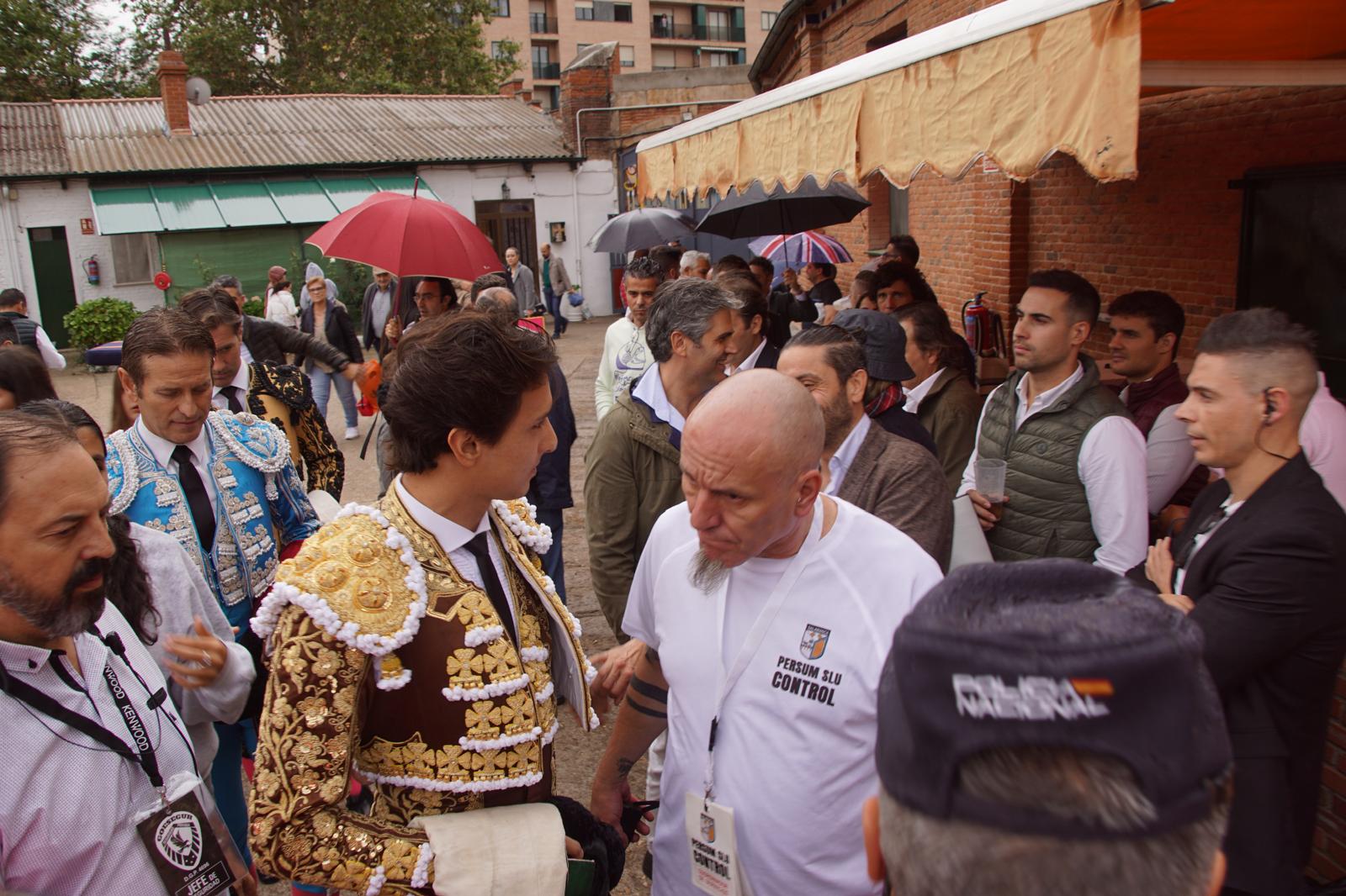  Ambiente en el patio de cuadrillas de La Glorieta para ver a Talavante, Roca Rey y Aguado, 20 de septiembre de 2024. Foto Juanes (6)