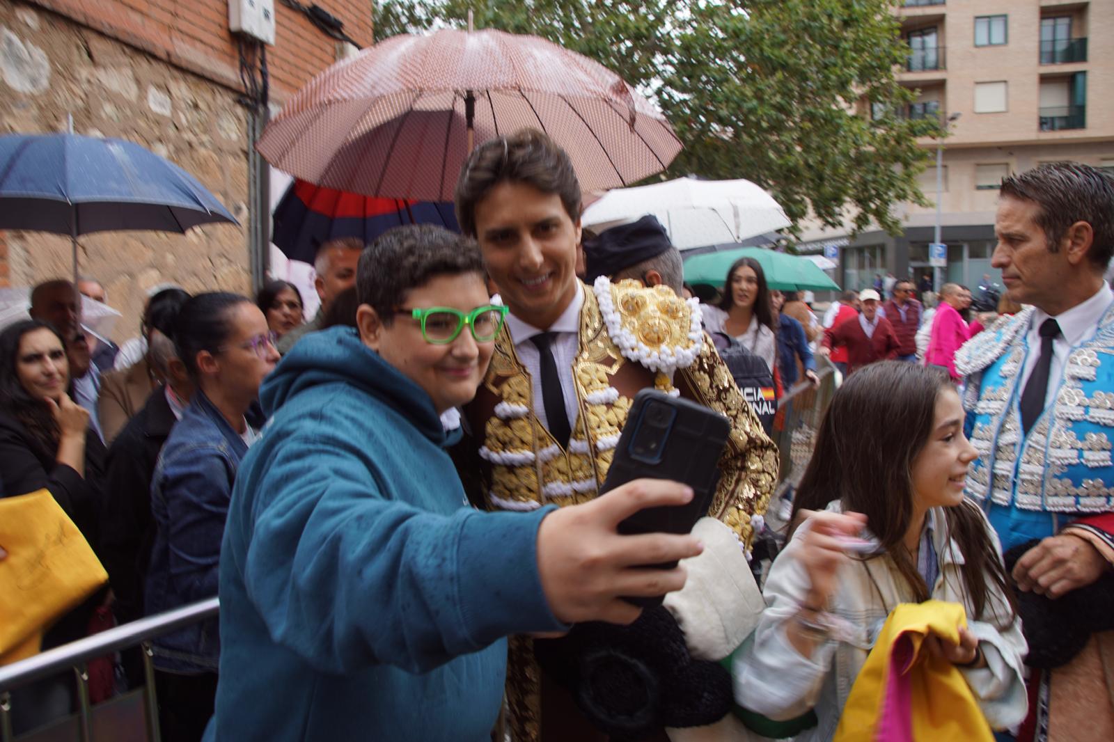  Ambiente en el patio de cuadrillas de La Glorieta para ver a Talavante, Roca Rey y Aguado, 20 de septiembre de 2024. Foto Juanes (7)