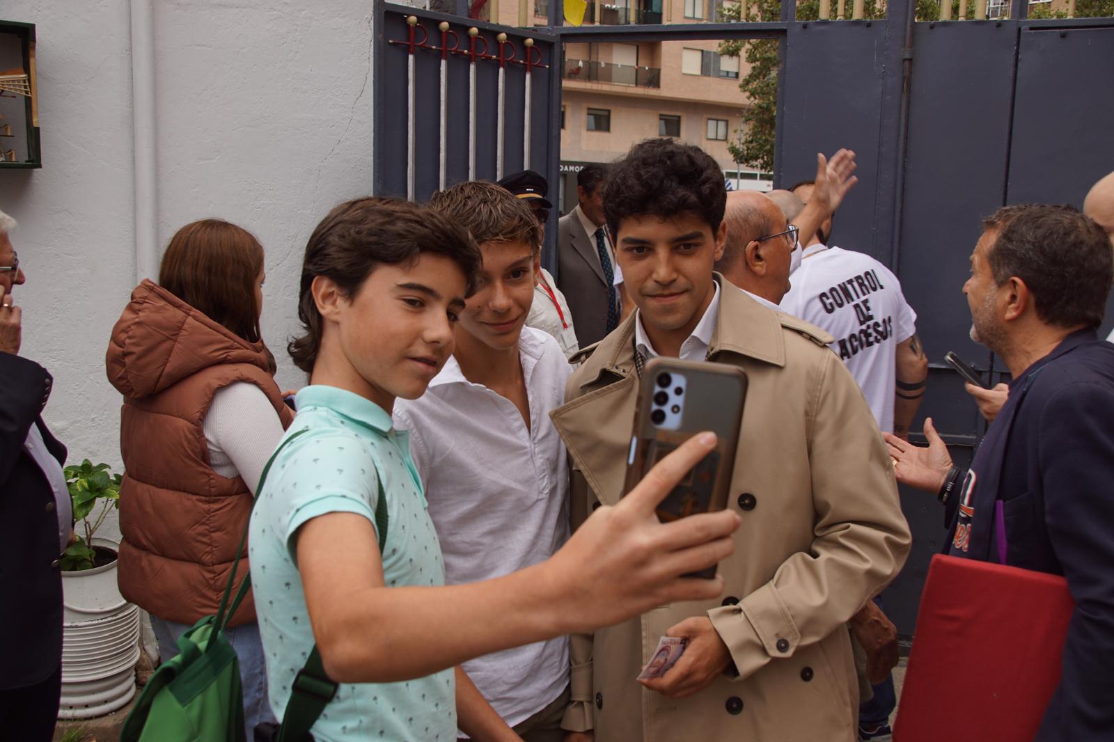  Ambiente en el patio de cuadrillas de La Glorieta para ver a Talavante, Roca Rey y Aguado, 20 de septiembre de 2024. Foto Juanes (18)