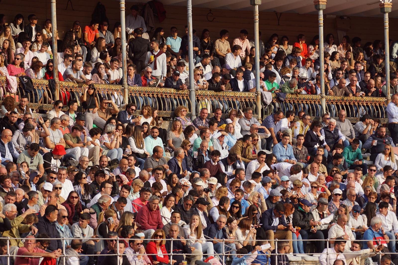 Resumen fotográfico del ambiente en los tendidos de La Glorieta durante la corrida de Garcigrande, 20 de septiembre de 2024. Foto Juanes (9)