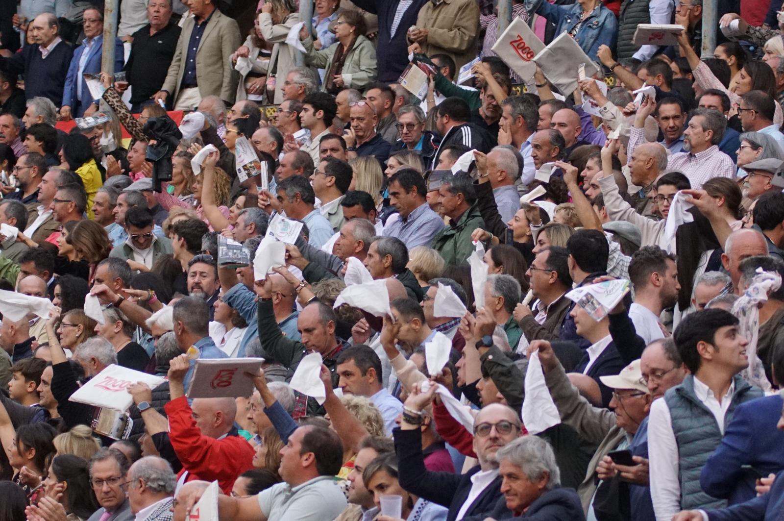 Resumen fotográfico del ambiente en los tendidos de La Glorieta durante la corrida de Garcigrande, 20 de septiembre de 2024. Foto Juanes (12)