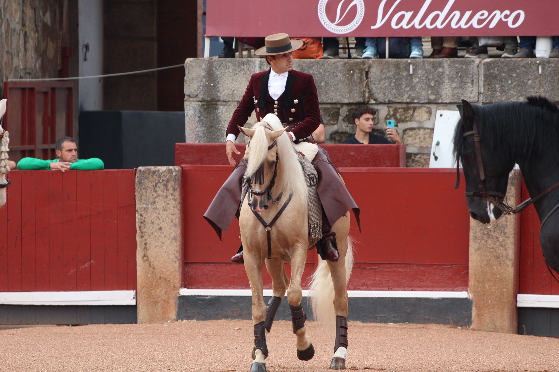 Corrida de rejones de Sánchez y Sánchez: momentos más destacados del quinto festejo de abono de la Feria Taurina Virgen de la Vega 2024. Fotos Carlos H.G