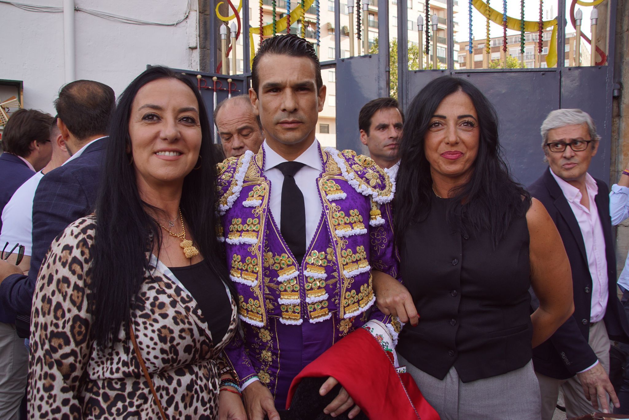 Ambiente en el patio de cuadrillas de La Glorieta para ver a José María Manzanares, Borja Jiménez e Ismael Martín, 22 de septiembre de 2024. Fotos Juanes (4)