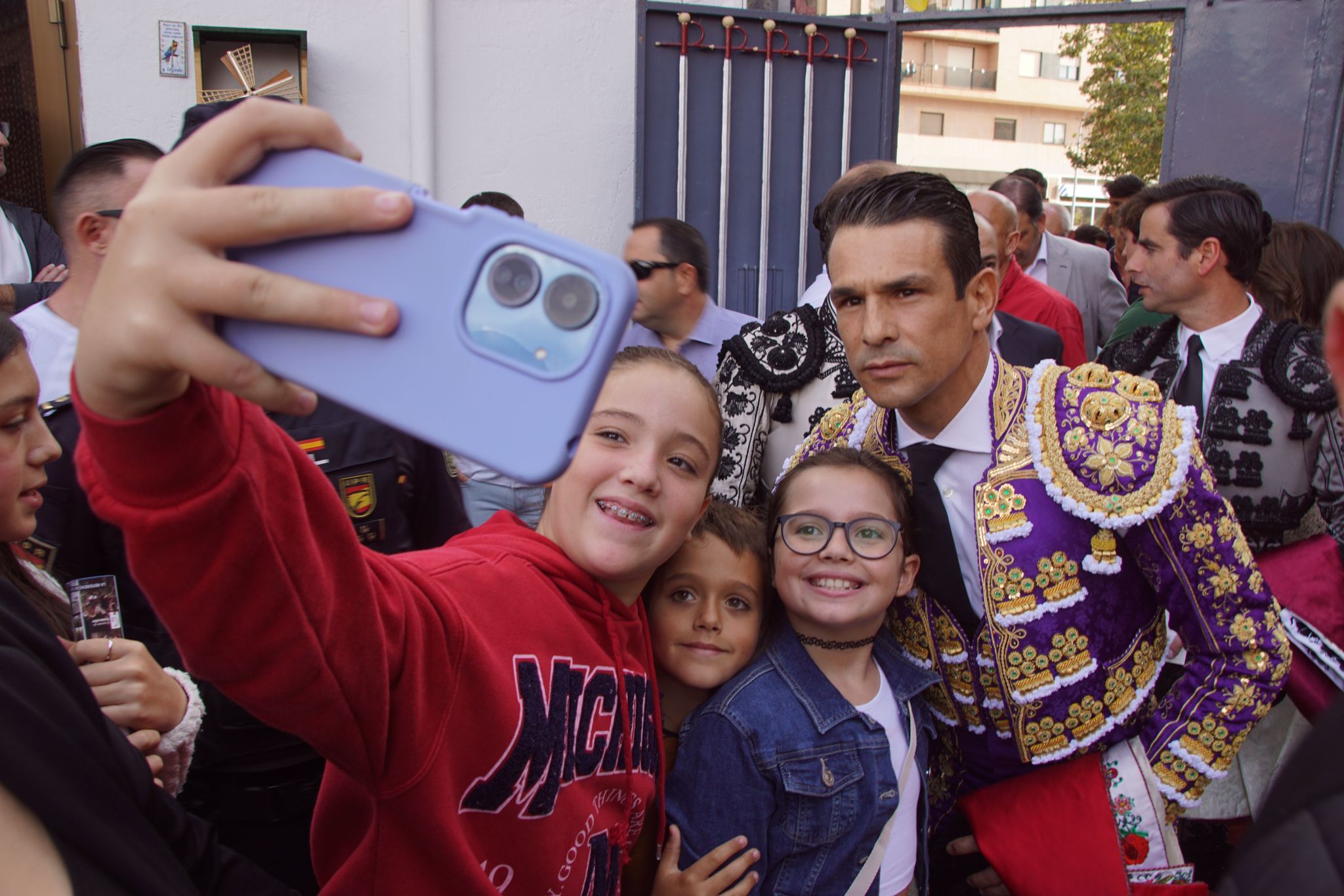 Ambiente en el patio de cuadrillas de La Glorieta para ver a José María Manzanares, Borja Jiménez e Ismael Martín, 22 de septiembre de 2024. Fotos Juanes (7)