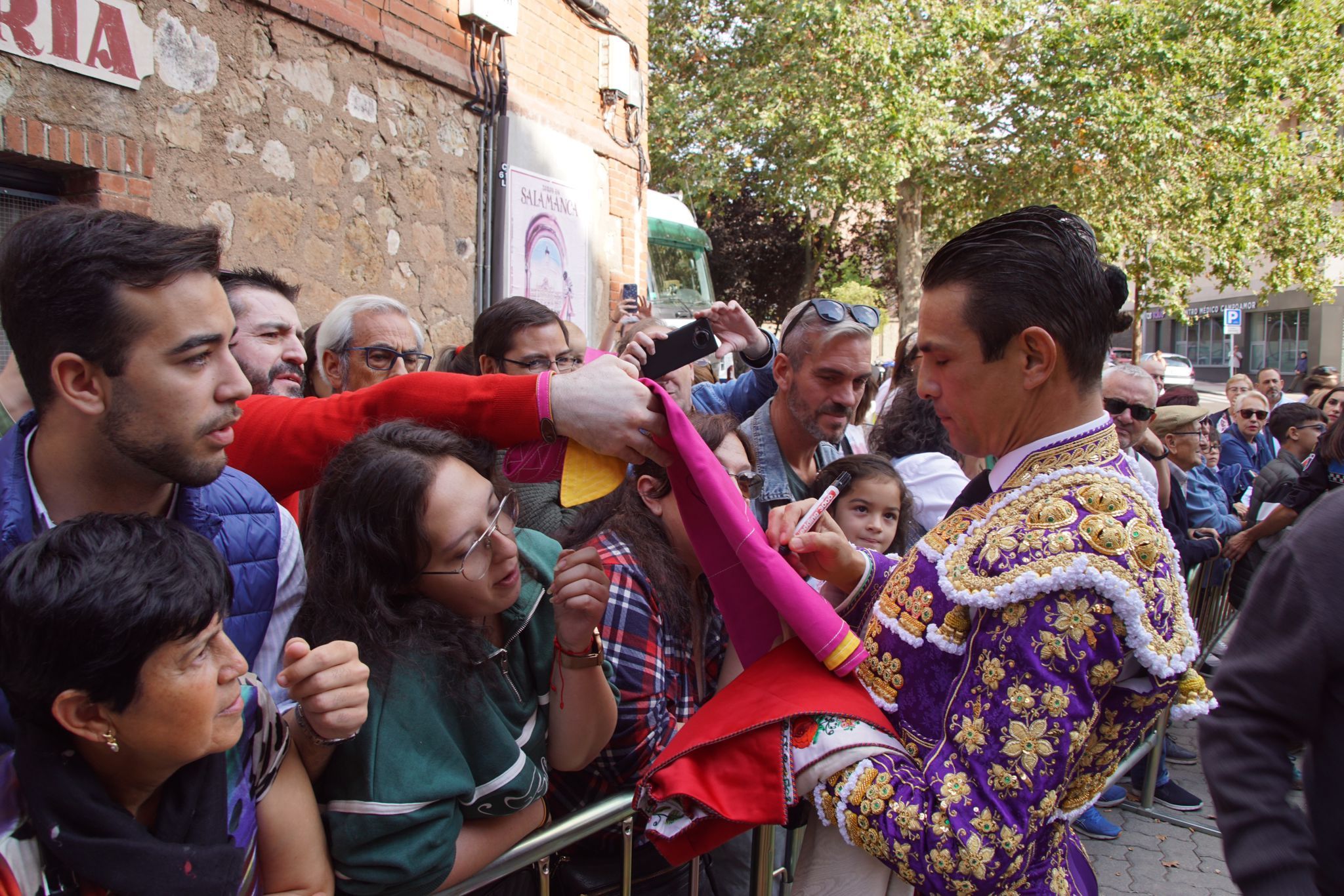 Ambiente en el patio de cuadrillas de La Glorieta para ver a José María Manzanares, Borja Jiménez e Ismael Martín, 22 de septiembre de 2024. Fotos Juanes (14)