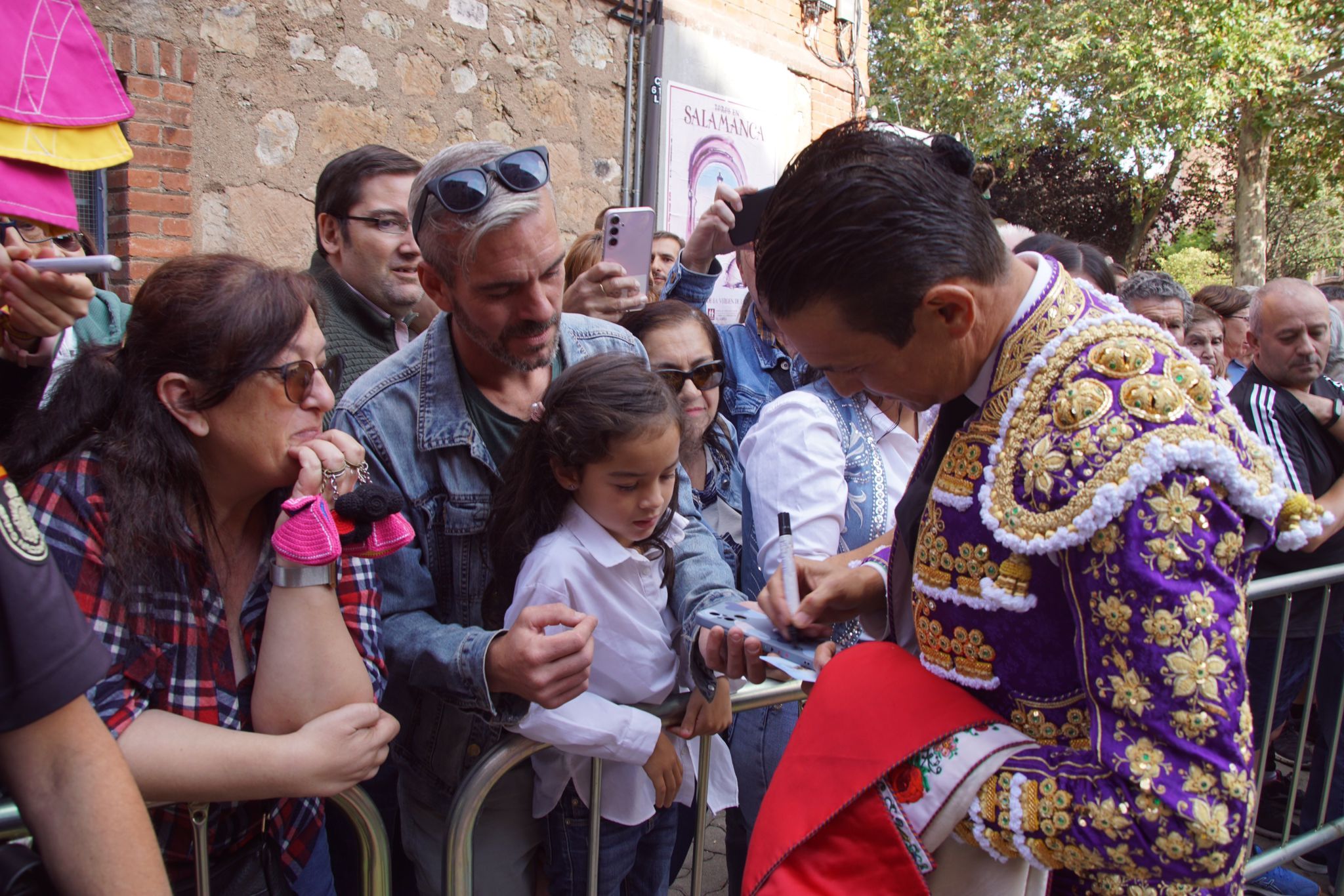 Ambiente en el patio de cuadrillas de La Glorieta para ver a José María Manzanares, Borja Jiménez e Ismael Martín, 22 de septiembre de 2024. Fotos Juanes (15)