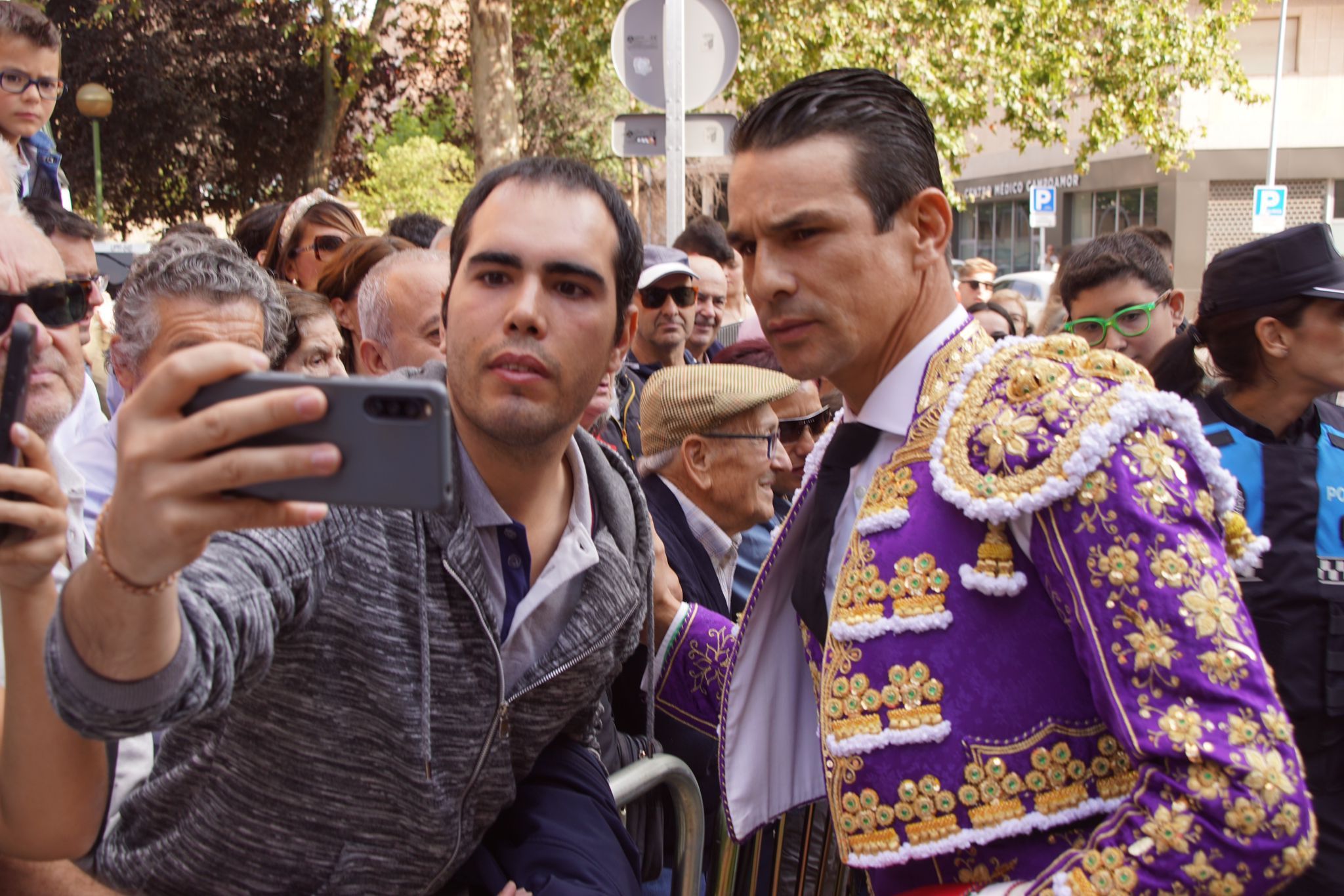 Ambiente en el patio de cuadrillas de La Glorieta para ver a José María Manzanares, Borja Jiménez e Ismael Martín, 22 de septiembre de 2024. Fotos Juanes (19)