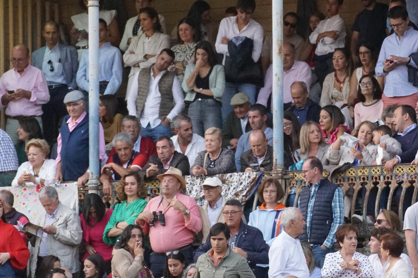 Resumen fotográfico del ambiente en los tendidos de La Glorieta durante la corrida concurso, 22 de septiembre. Fotos Juanes (25)