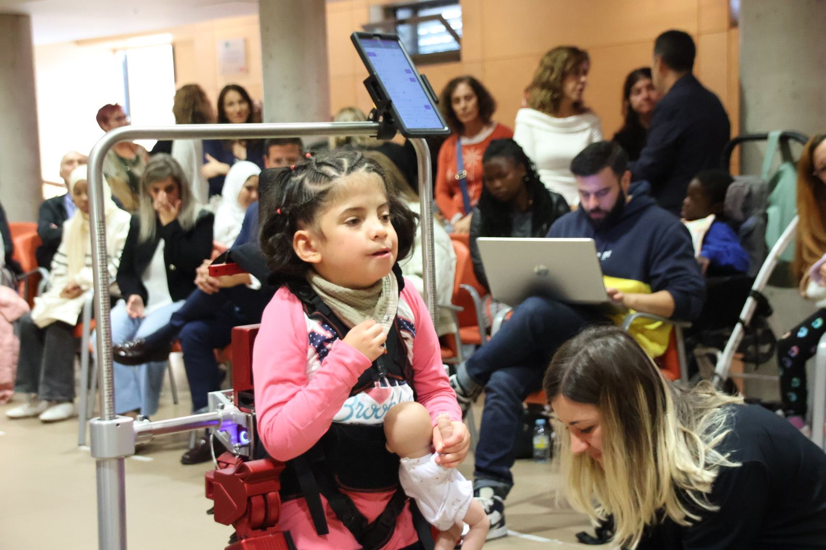 Presentación del primer exoesqueleto pediátrico del mundo