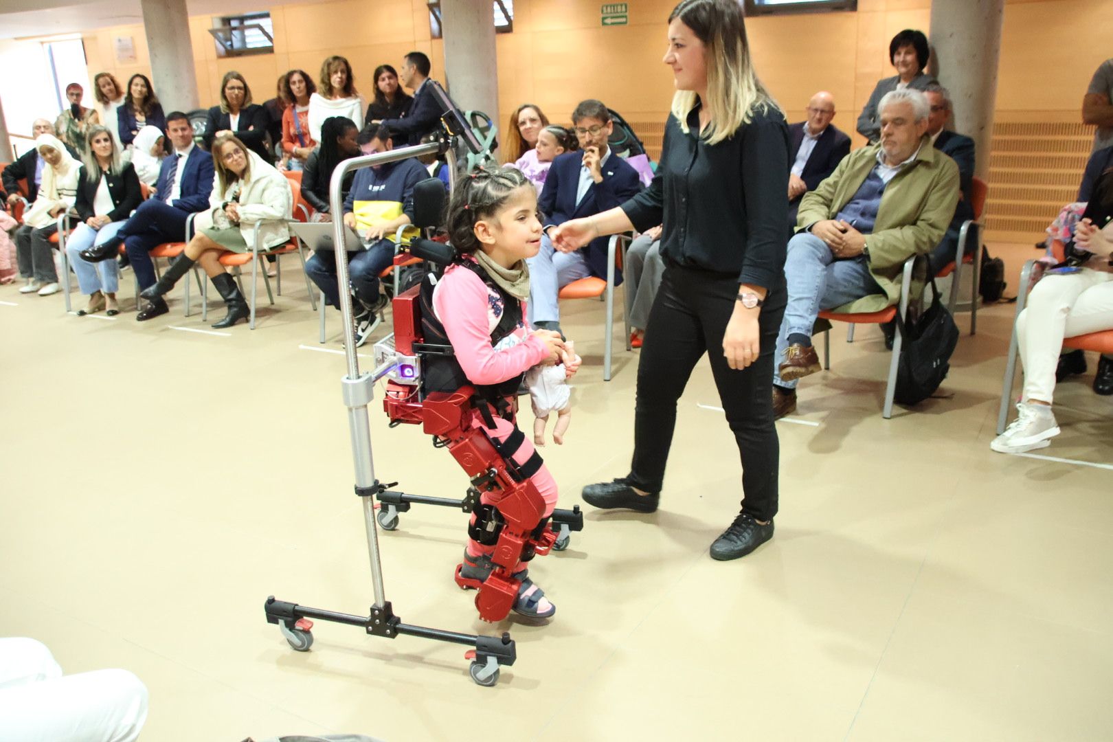 Presentación del primer exoesqueleto pediátrico del mundo