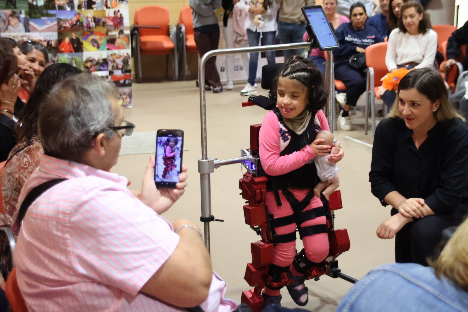 Presentación del primer exoesqueleto pediátrico del mundo