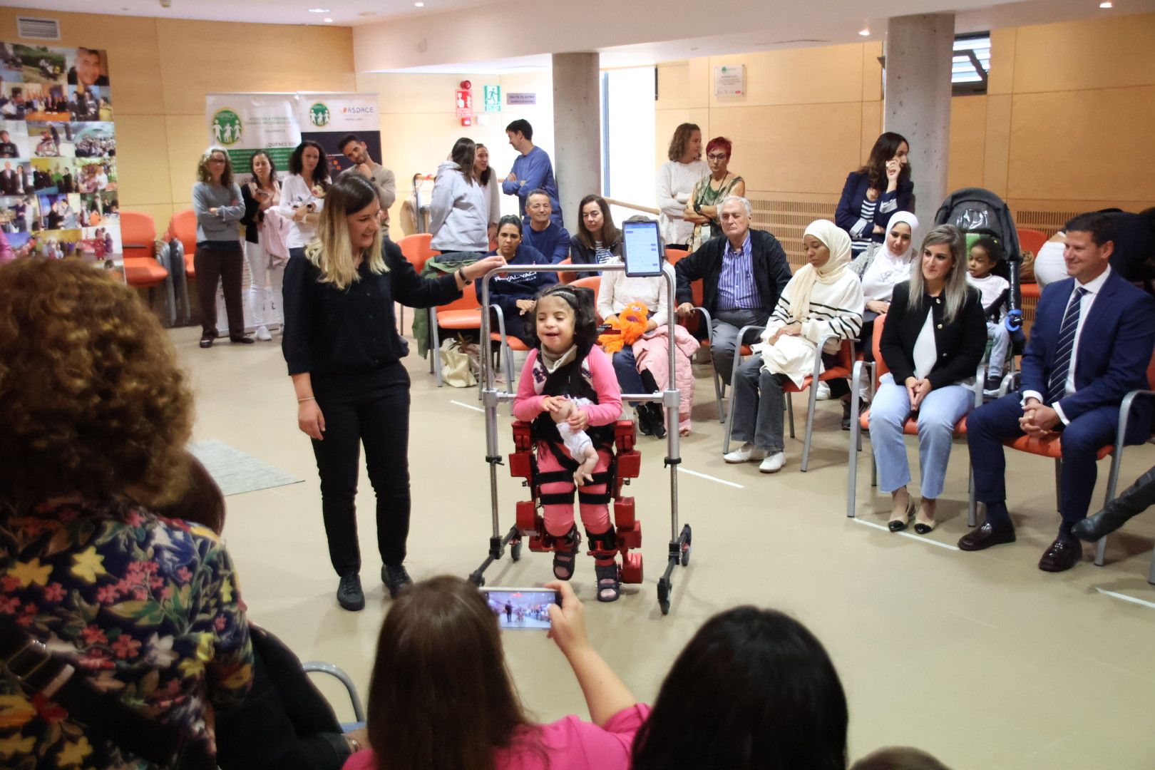 Presentación del primer exoesqueleto pediátrico del mundo