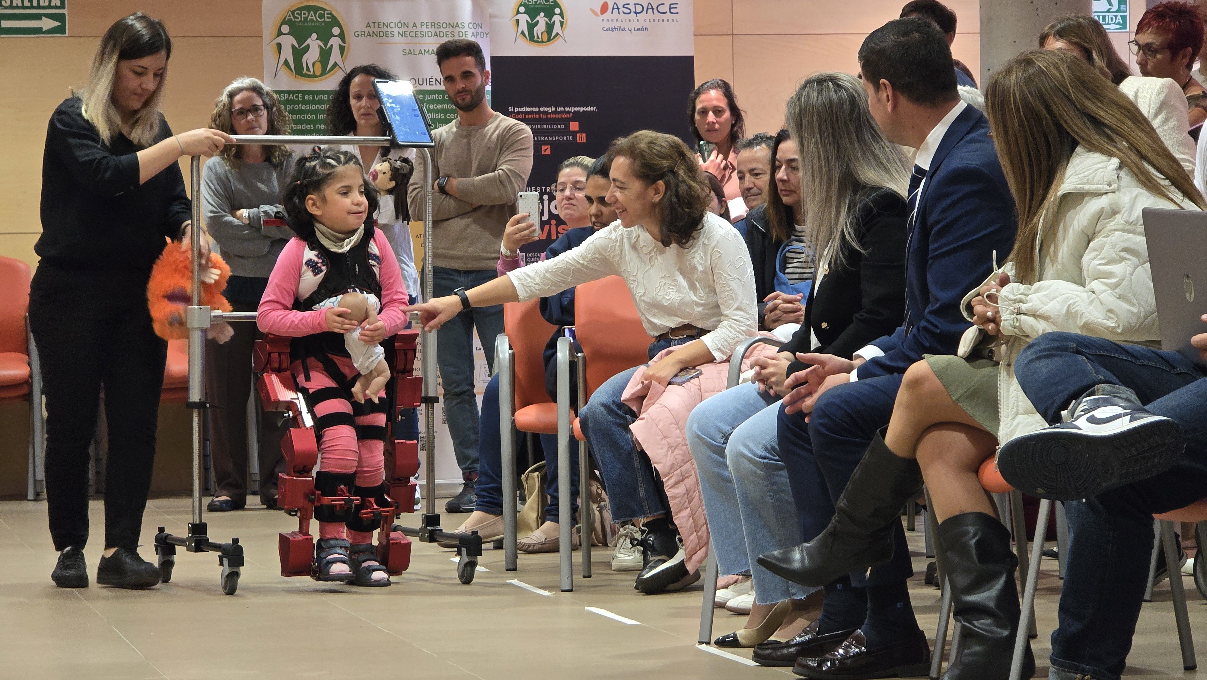 Presentación del primer exoesqueleto pediátrico del mundo