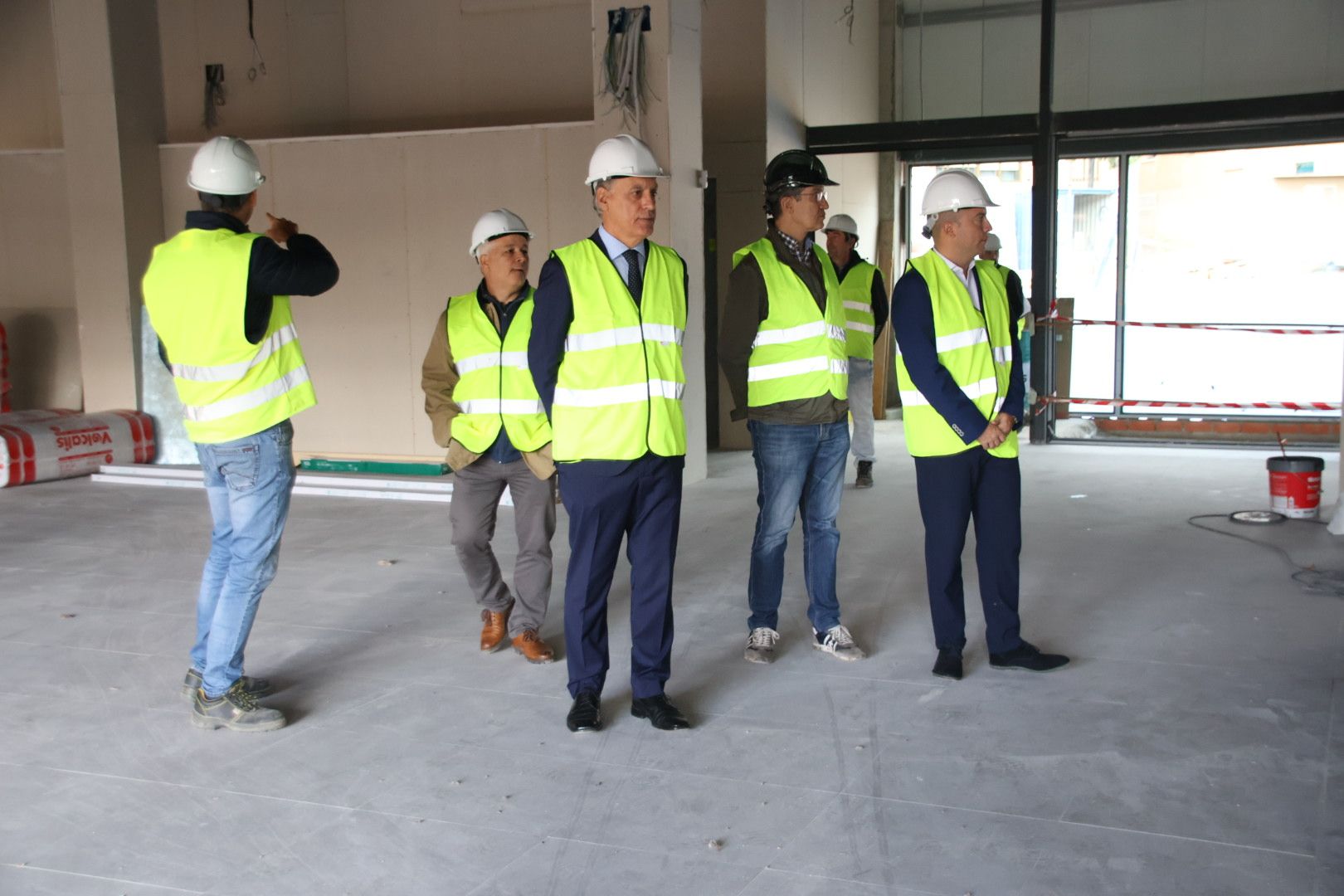 Carlos García Carbayo, visita las obras de construcción de la nueva biblioteca municipal Carmen Martín Gaite