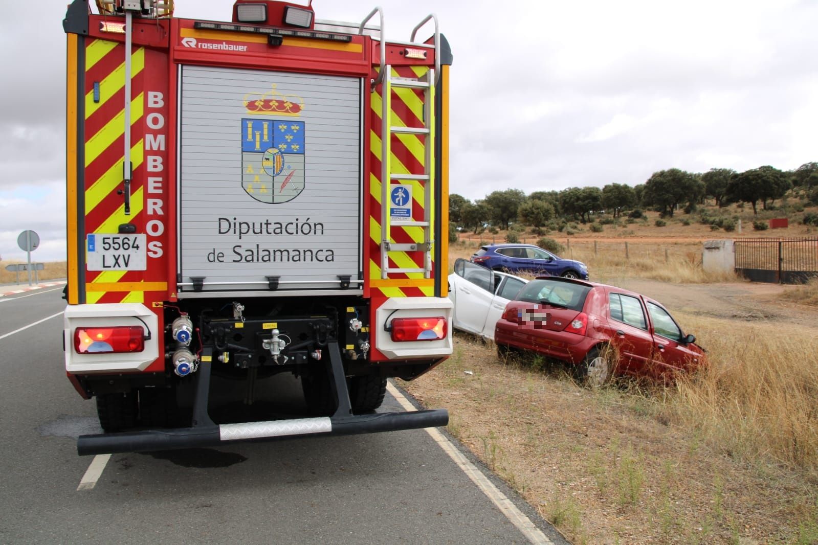 Tres heridos de gravedad en un accidente en la carretera de Matilla (13)