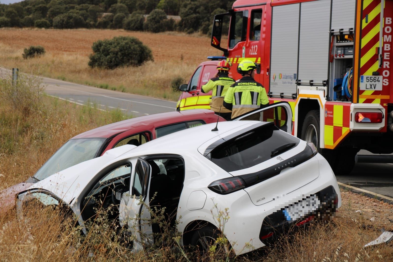 Tres heridos de gravedad en un accidente en la carretera de Matilla (6)