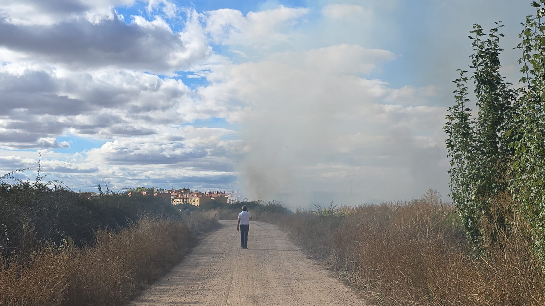  Incendio en unos solares de Santa Marta  (4)