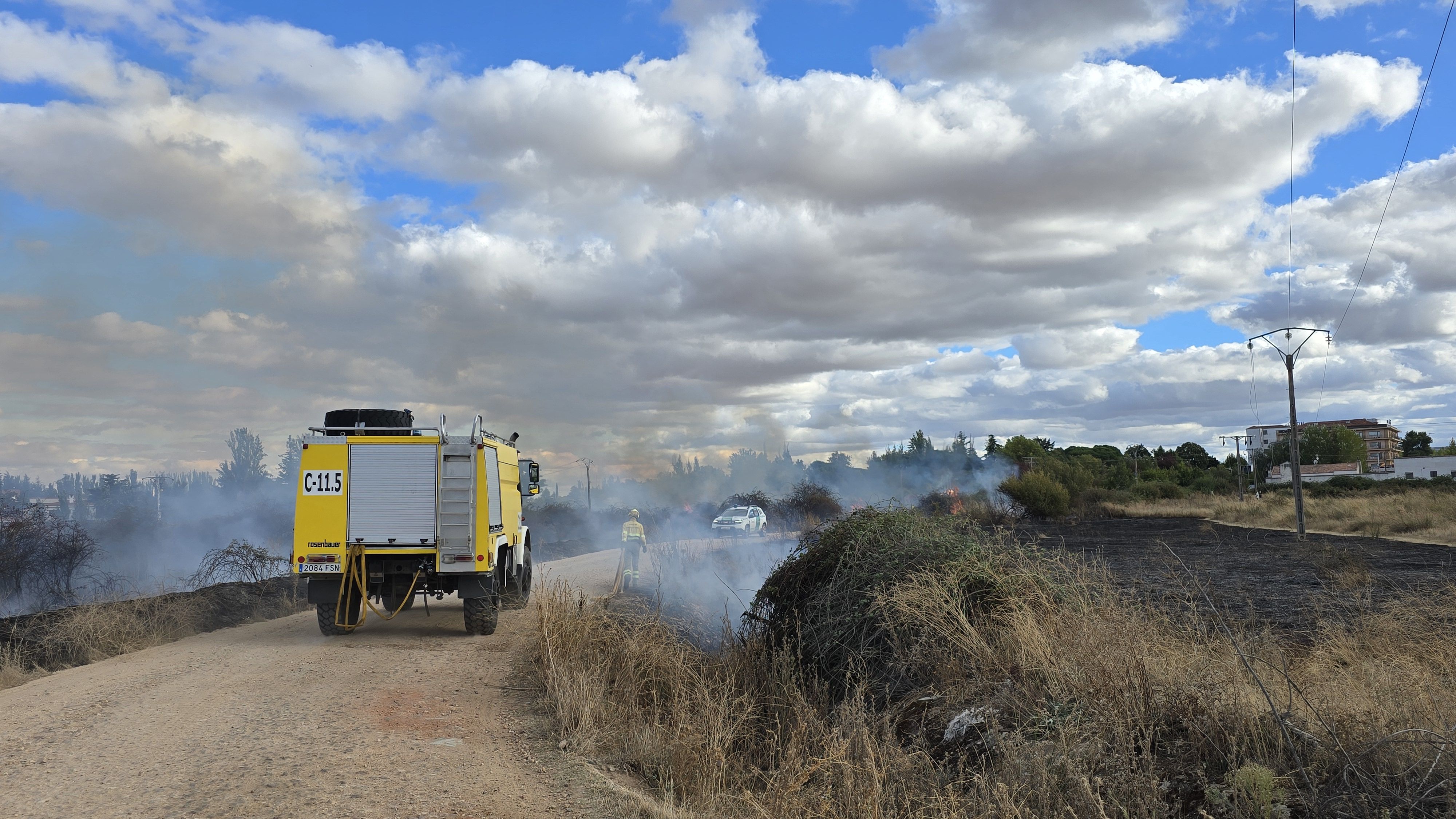 Incendio en unos solares de Santa Marta 