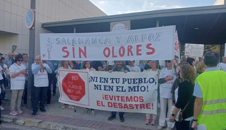 Vecinos de Villamayor se manifiestan en Valladolid contra las plantas de biogás