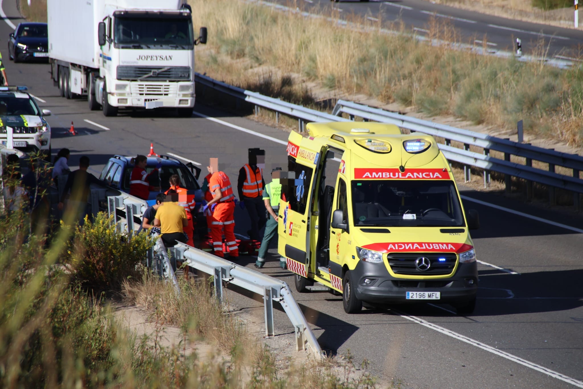 Un menor queda inconsciente tras un accidente entre dos turismos en la A-66